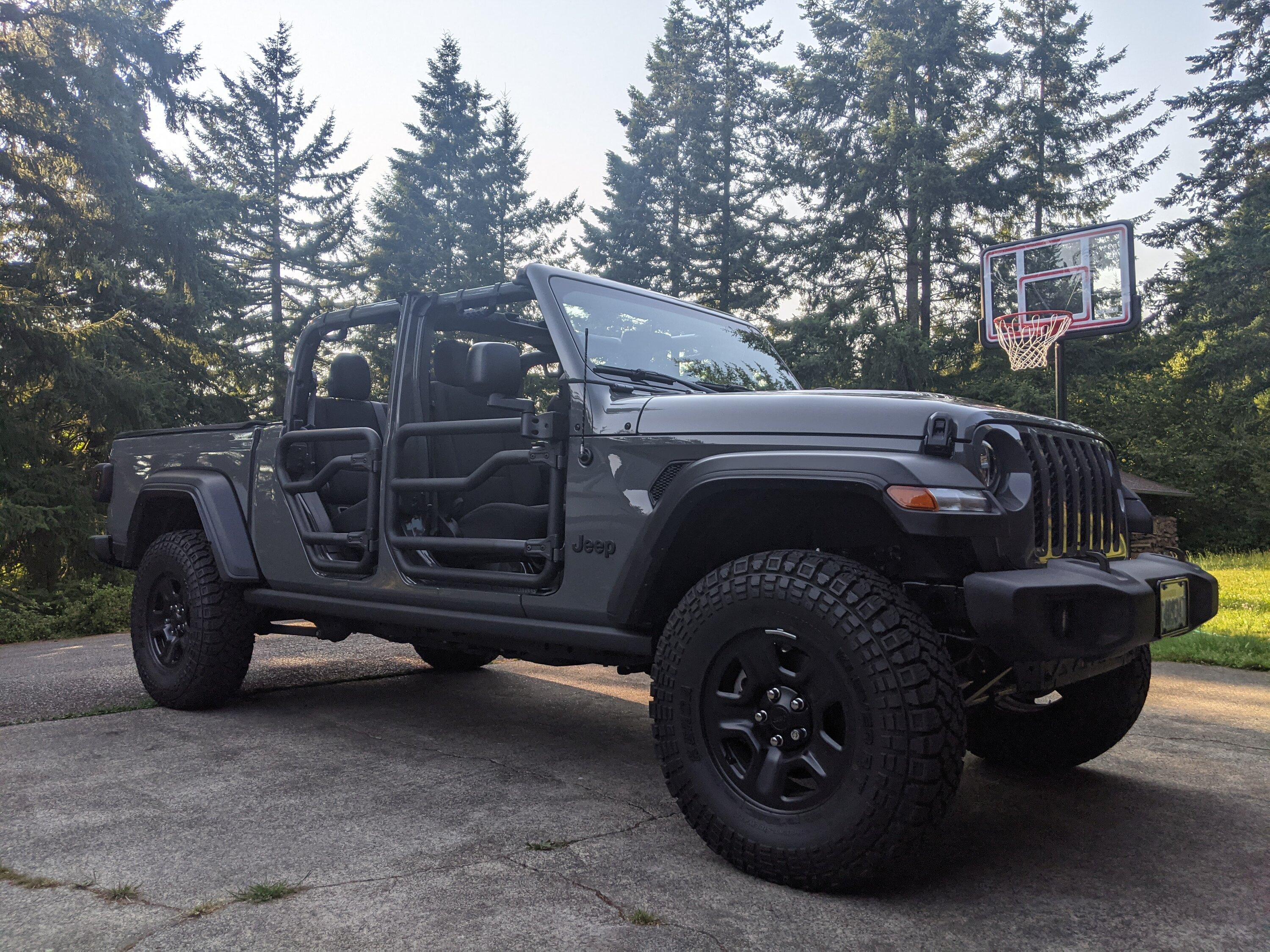 Jeep Gladiator Kenda Klever R/T KR601 35x10.50R17 PXL_20210703_014120405
