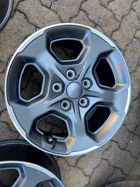 Jeep Gladiator 17" OEM Rubicon Granite Crystal Wheels IMG_5862