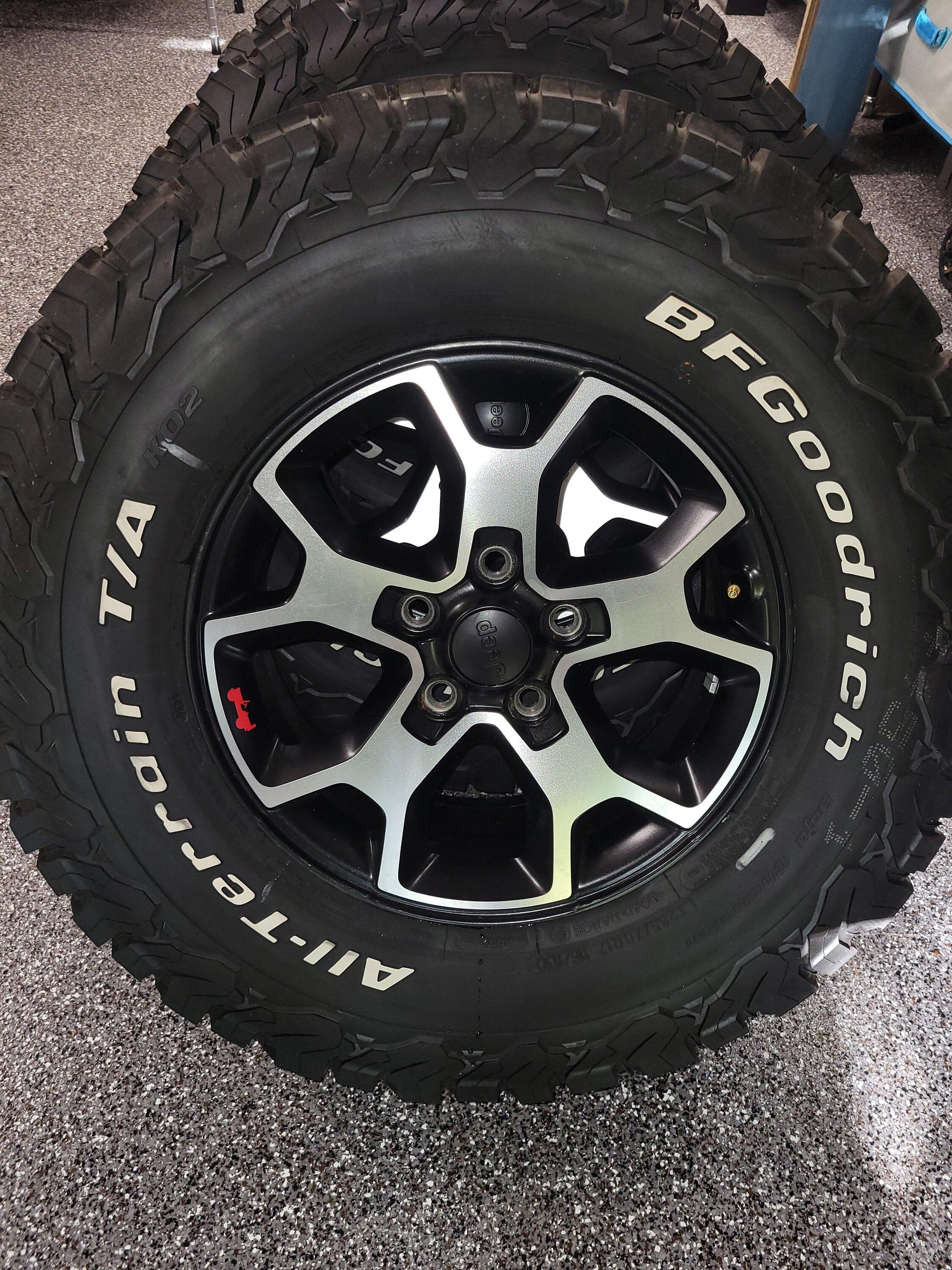 Jeep Gladiator JL Rubicon take-off rims and tires 20220708_182615