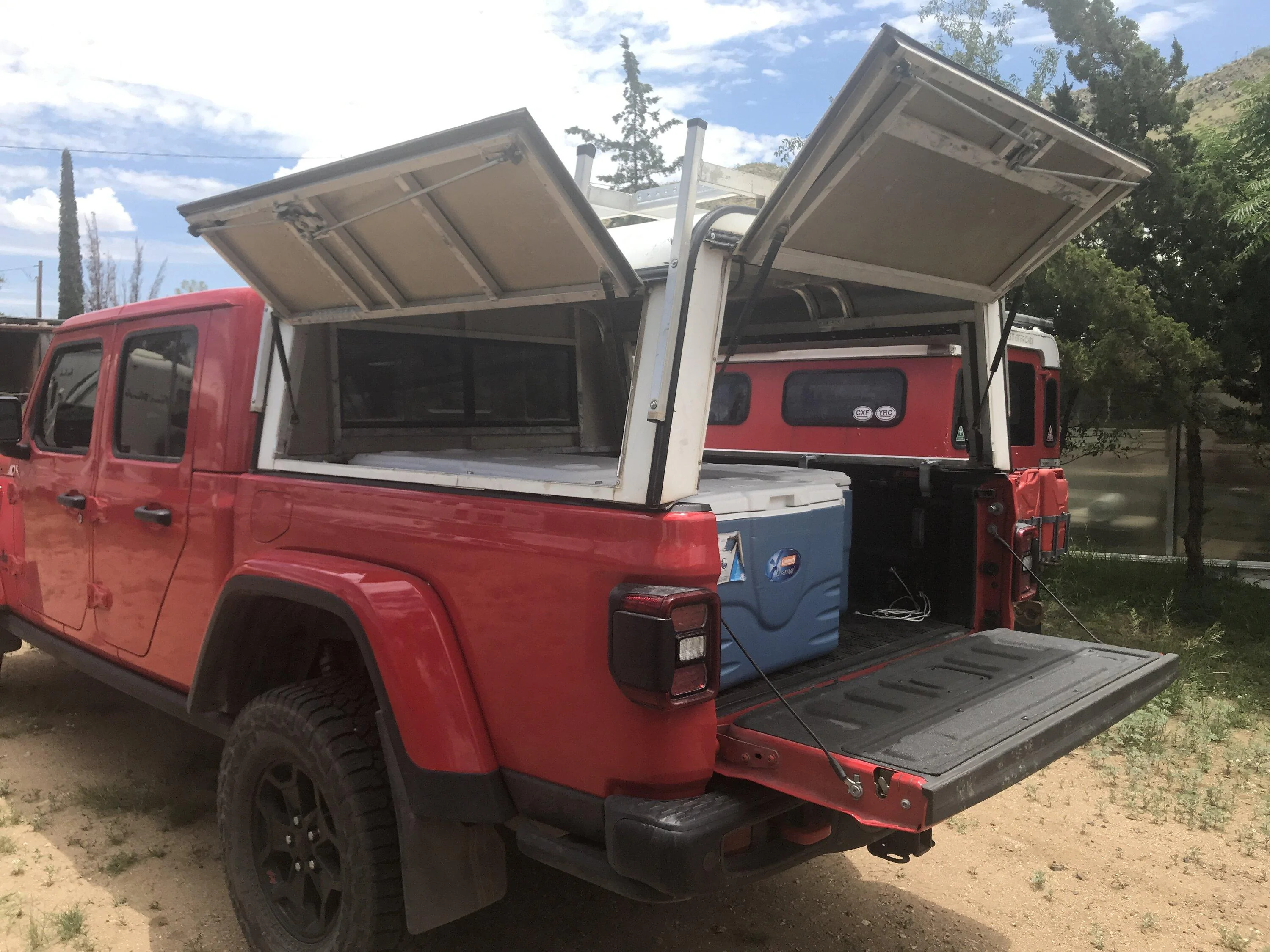 Jeep Gladiator Shortened ARE aluminum topper. IMG_4969