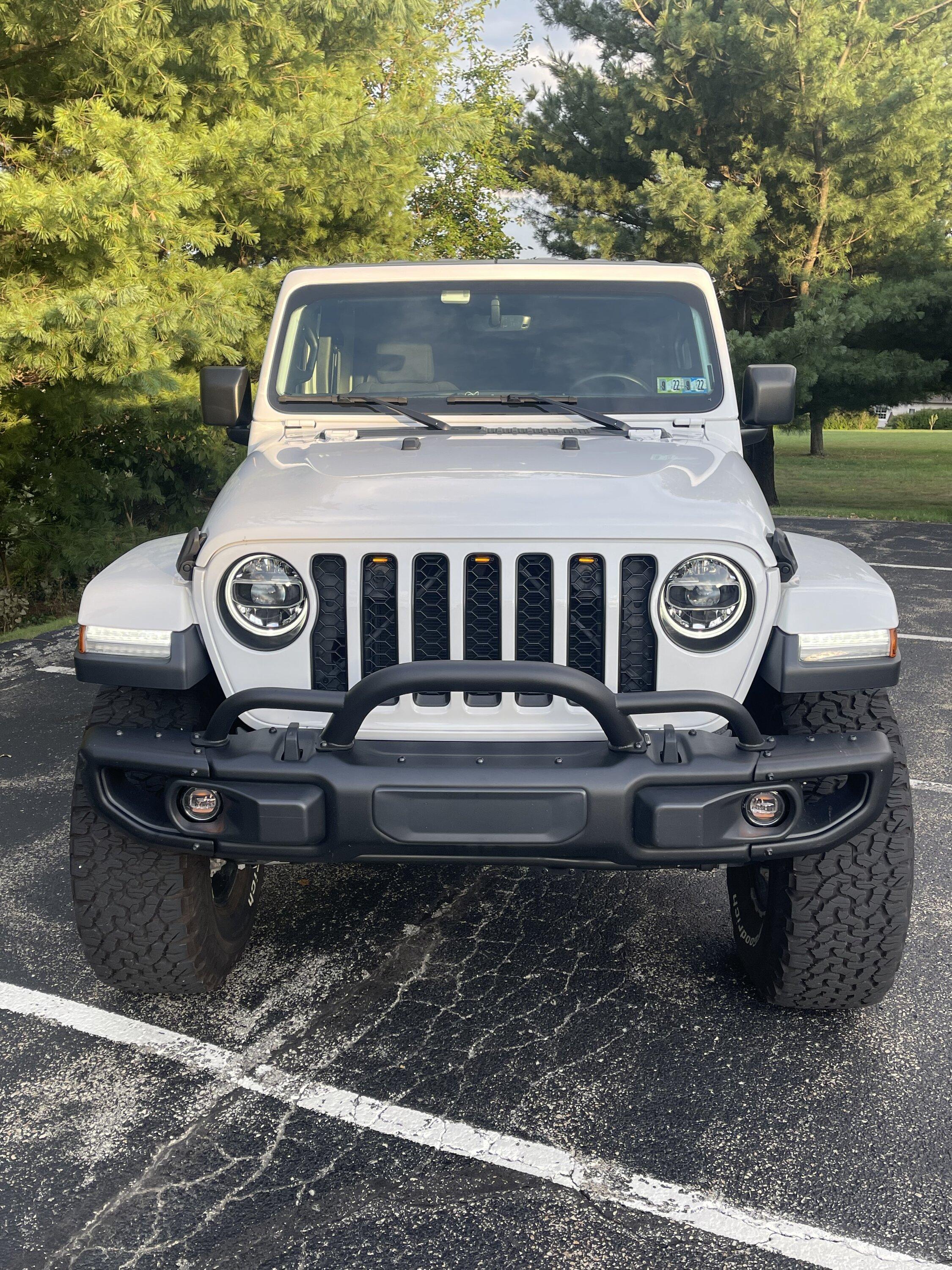 Jeep Gladiator 2020 Jeep Gladiator Overland AEV Lift 37's 9k Miles 32834859-B3BA-45A1-A162-4CD39420DC8E
