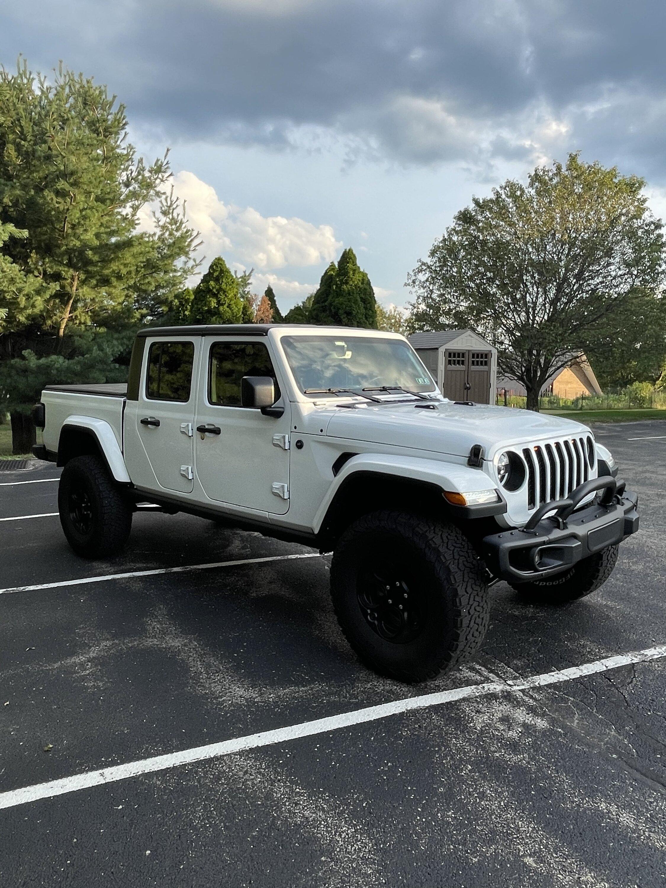 Jeep Gladiator 2020 Jeep Gladiator Overland AEV Lift 37's 9k Miles A39AAF86-0600-4C01-9A12-47931162CCDC