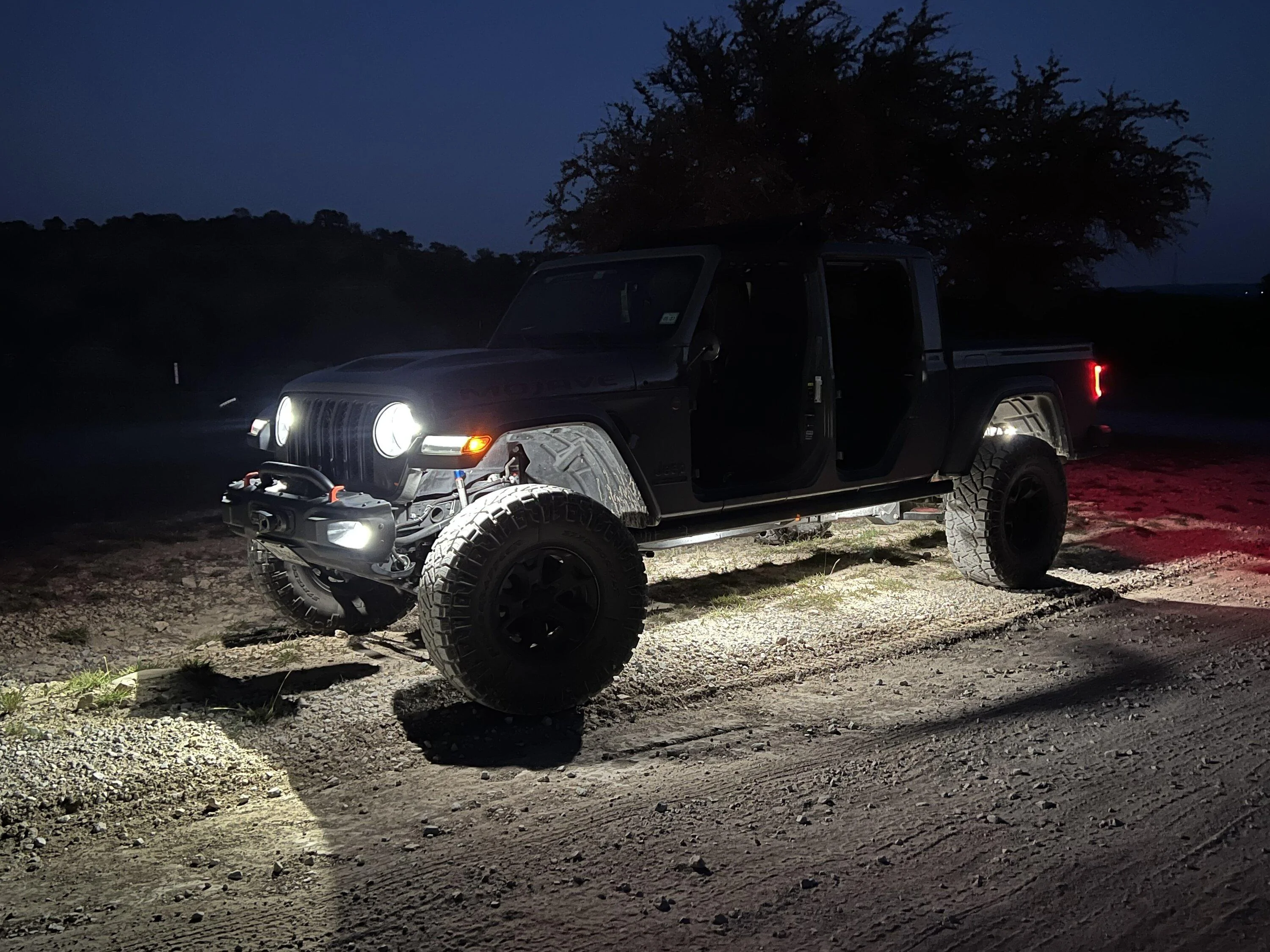 Jeep Gladiator LUX Rock light issue IMG_7184