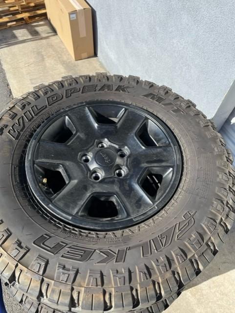 Jeep Gladiator Mojave Wheels / Falken Wildpeak MT 285/70R17 Tires mojave1