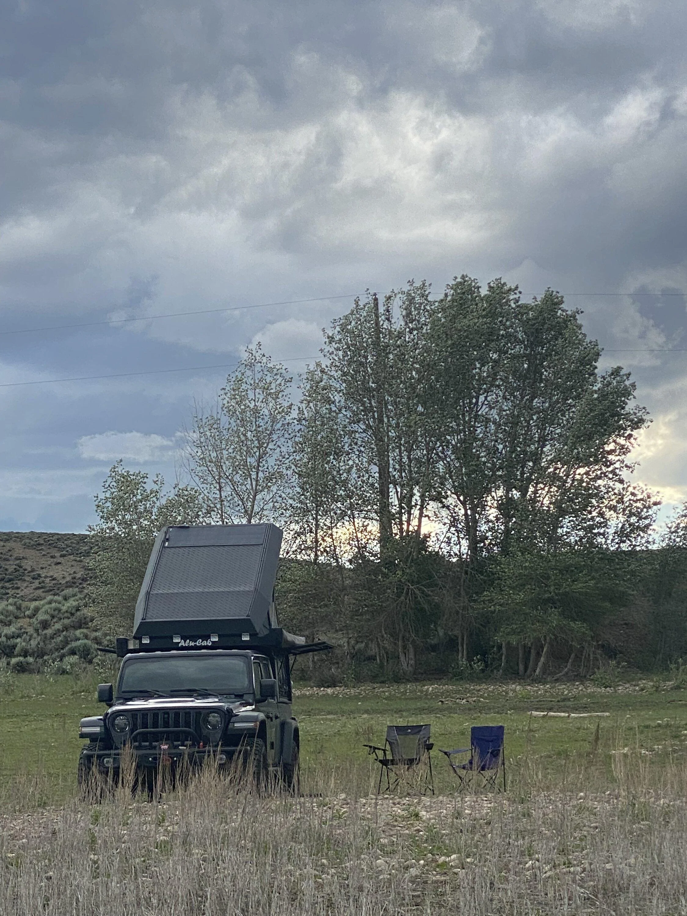 Jeep Gladiator Alu-Cab Canopy Camper Roll Call IMG_6273
