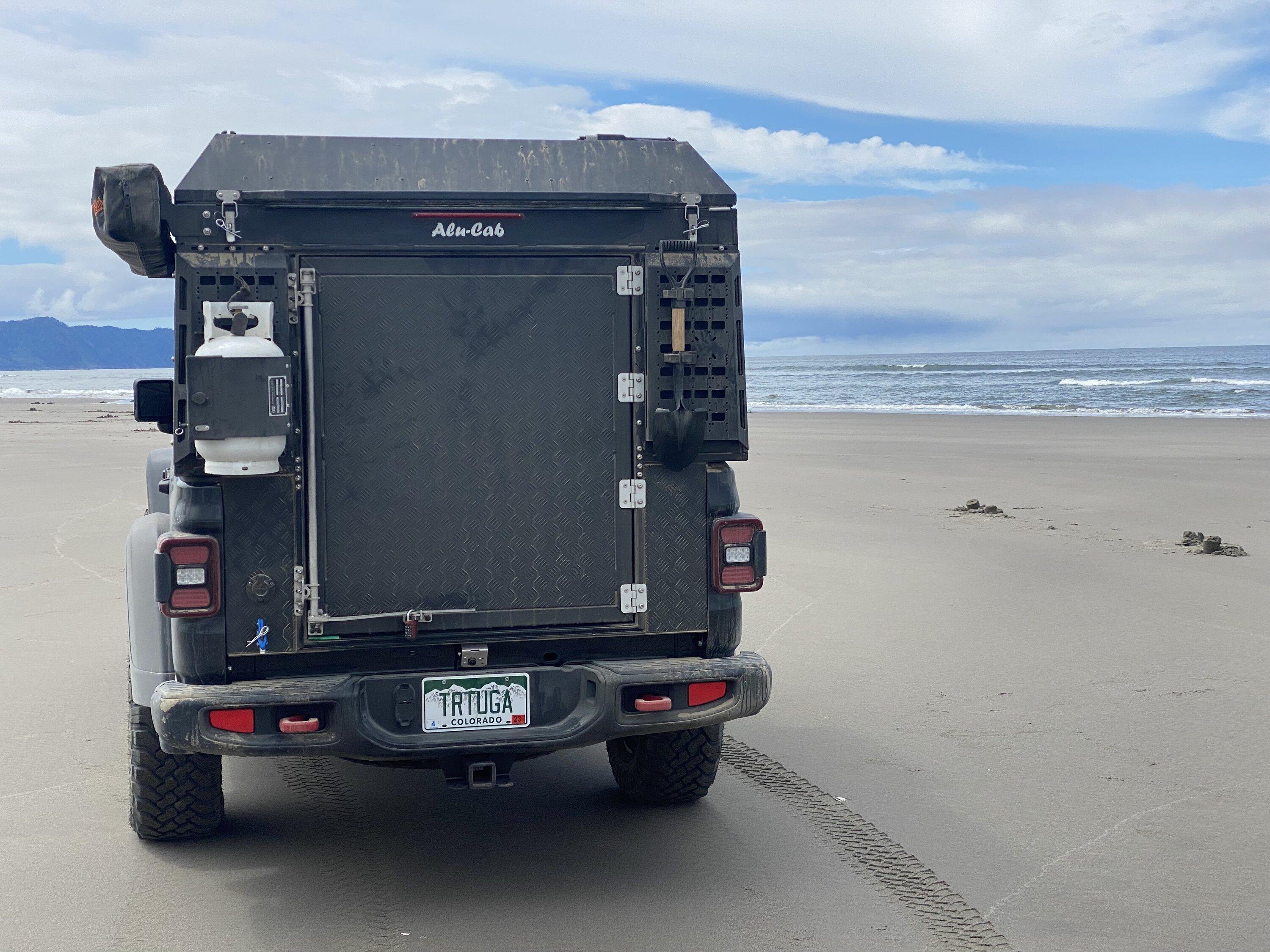 Jeep Gladiator Alu-Cab Canopy Camper Roll Call IMG_6338