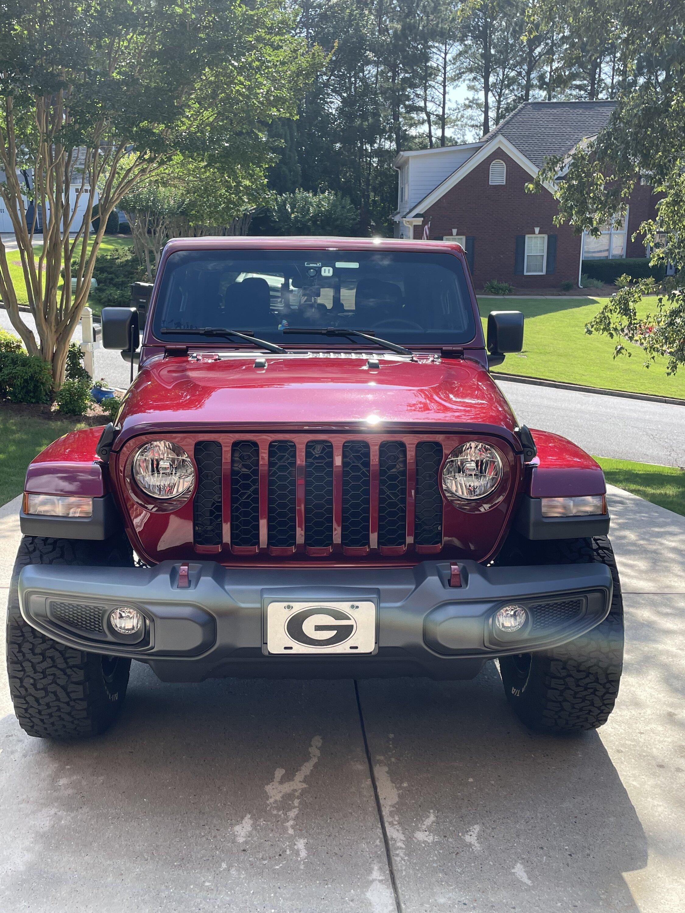 Jeep Gladiator Snazzberry Gladiator JT club A4AF7A32-5A61-452F-80BC-0BDF3908AD49