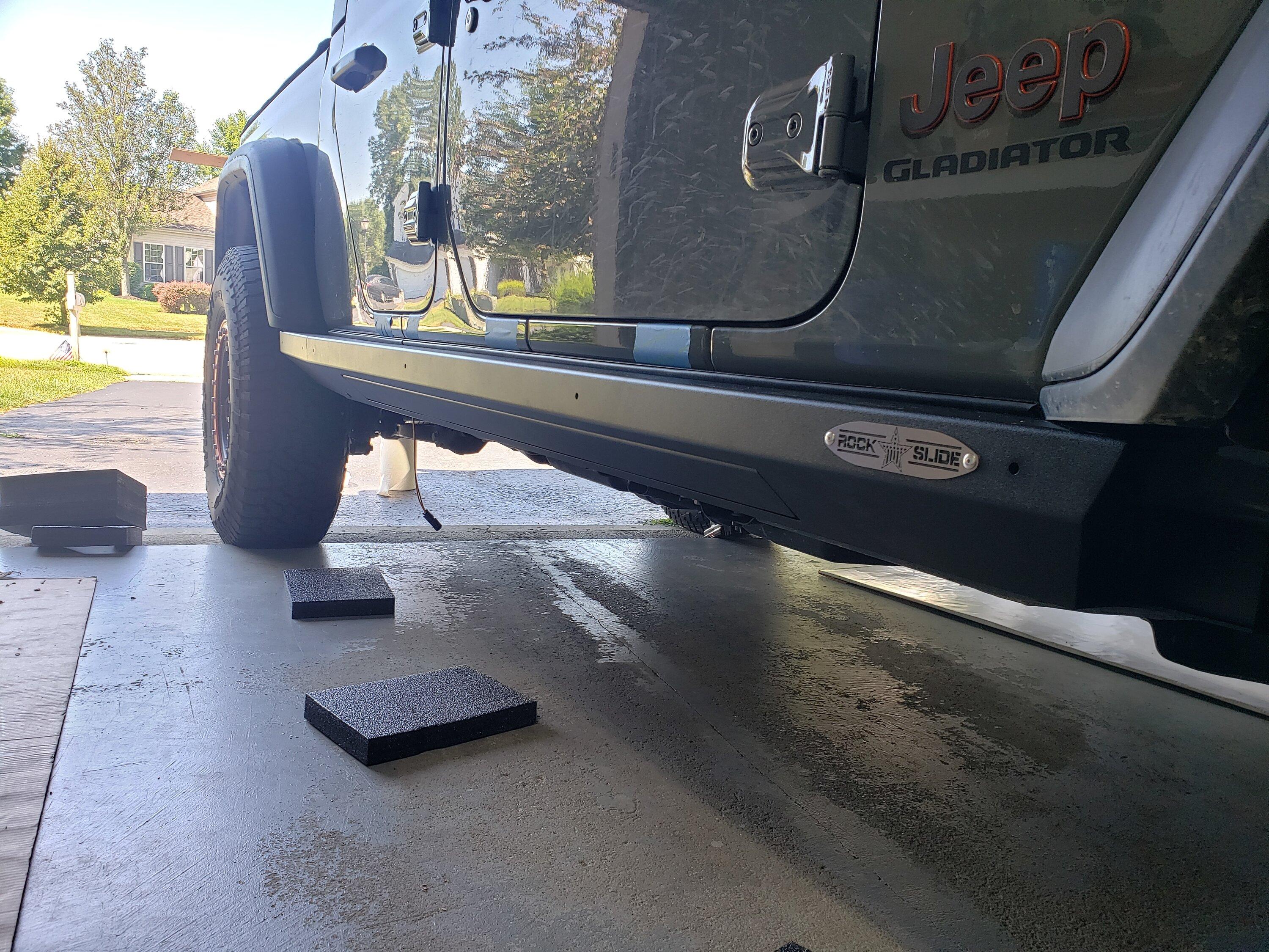 Jeep Gladiator AMP XL vs Rockslide Engineering 20220714_110912