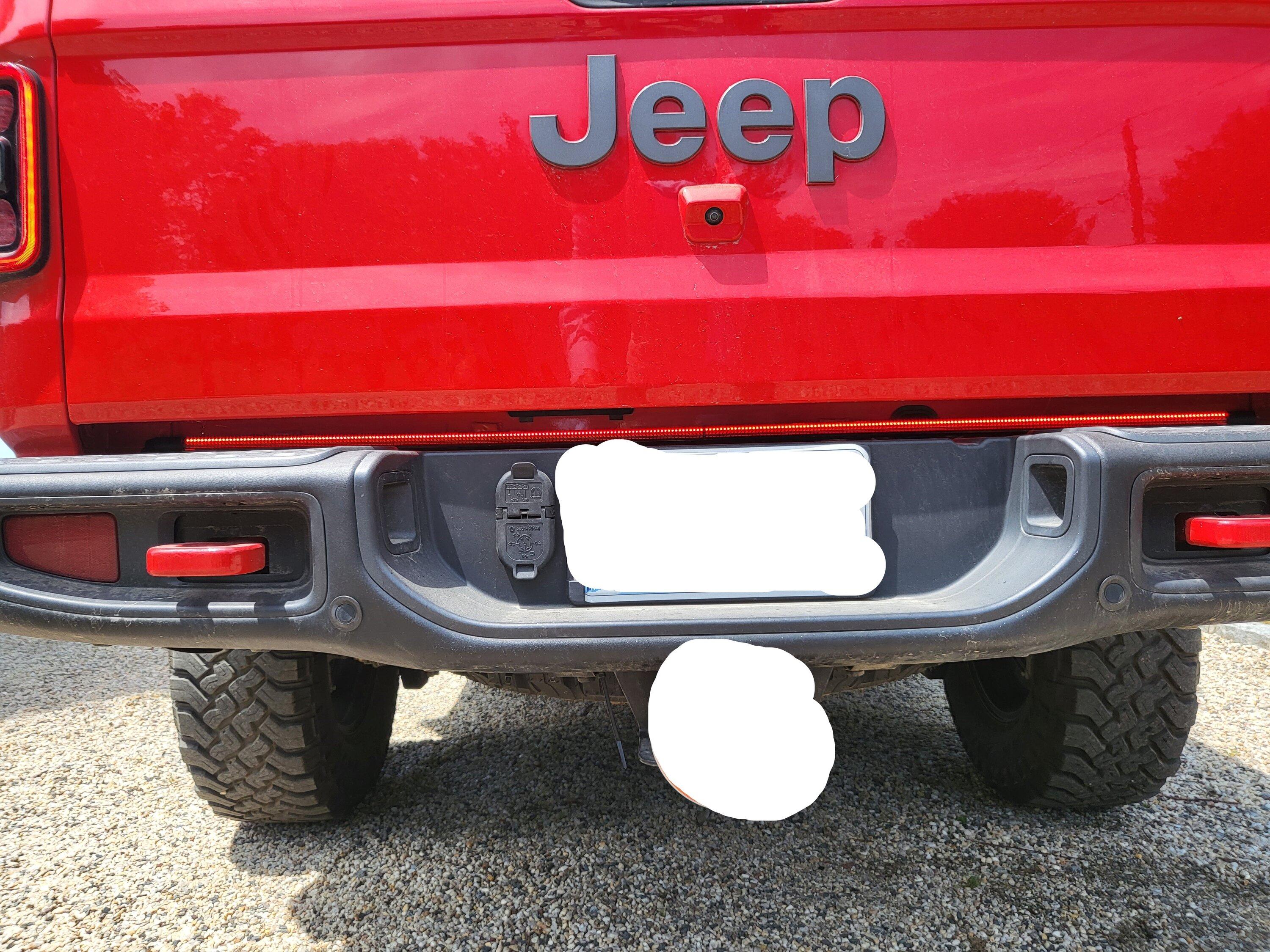 Jeep Gladiator random thought of the day - under tailgate light bar 20220715_134405