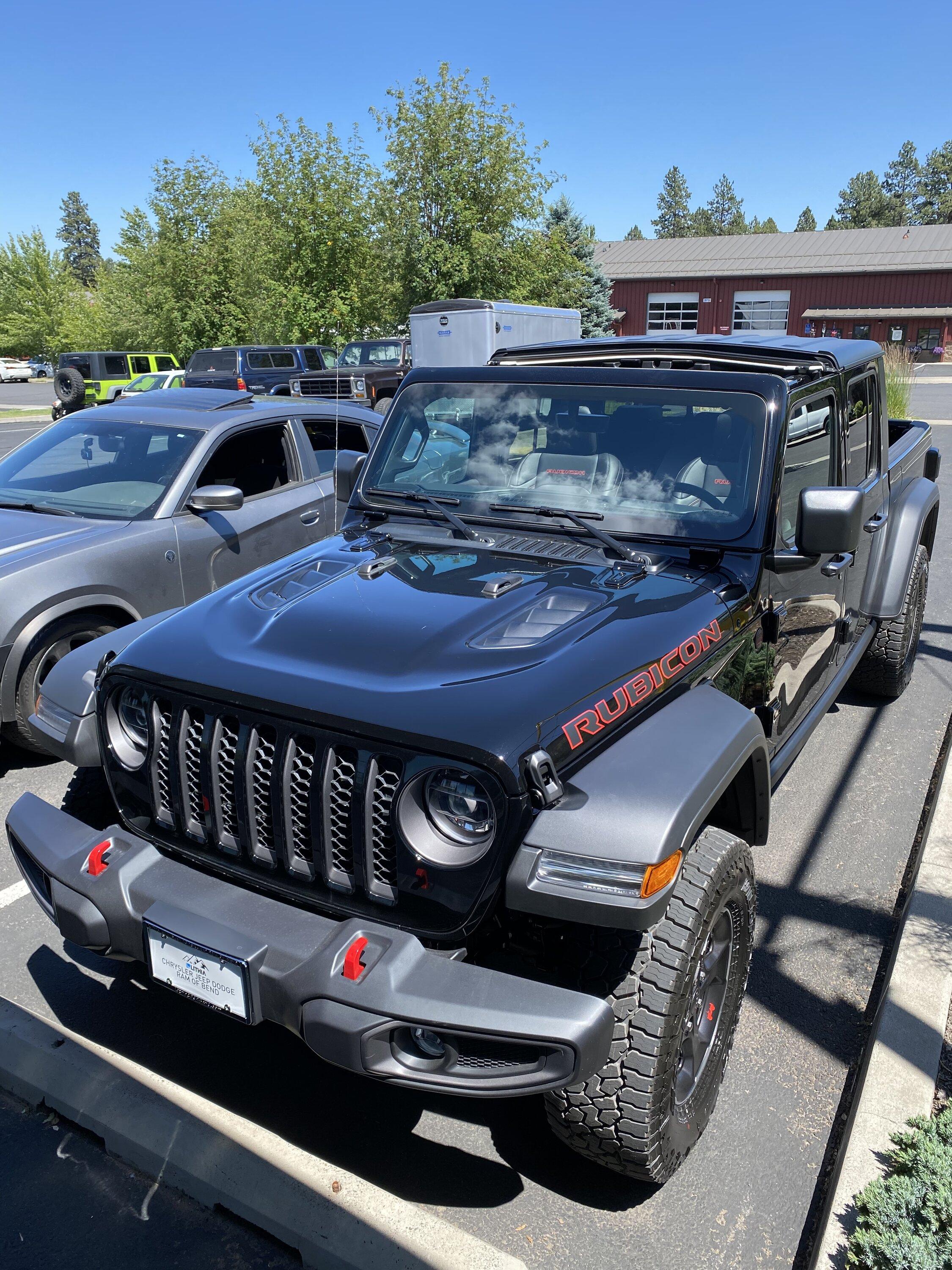 Jeep Gladiator Gladiator Window Sticker and Build Sheet Order Tracking C90D3CE7-D008-4496-8EB7-25004B909511