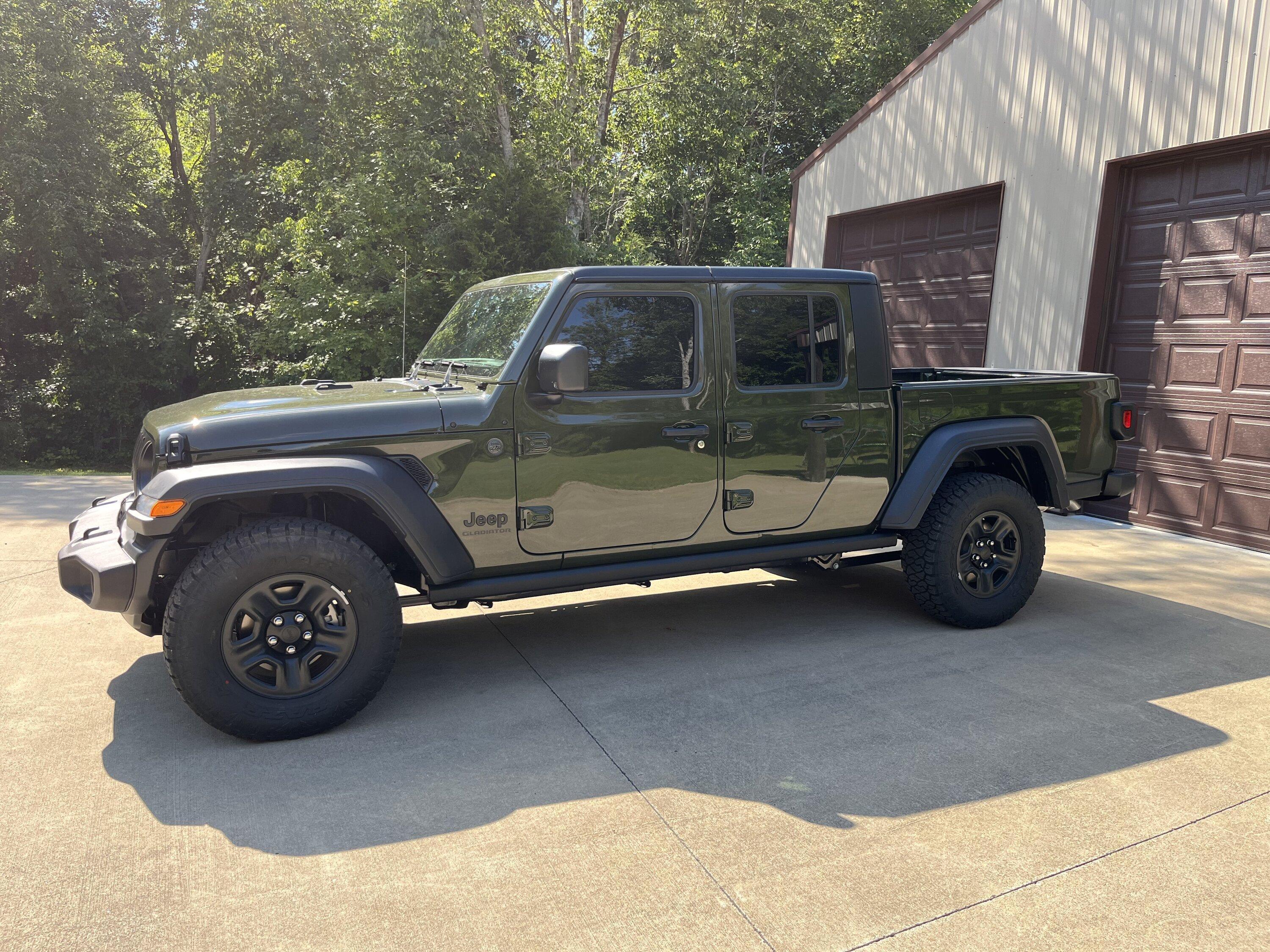Jeep Gladiator SARGE GREEN Gladiator club 3F89AEAF-BC14-4F0C-B7A9-9DF103FB9307