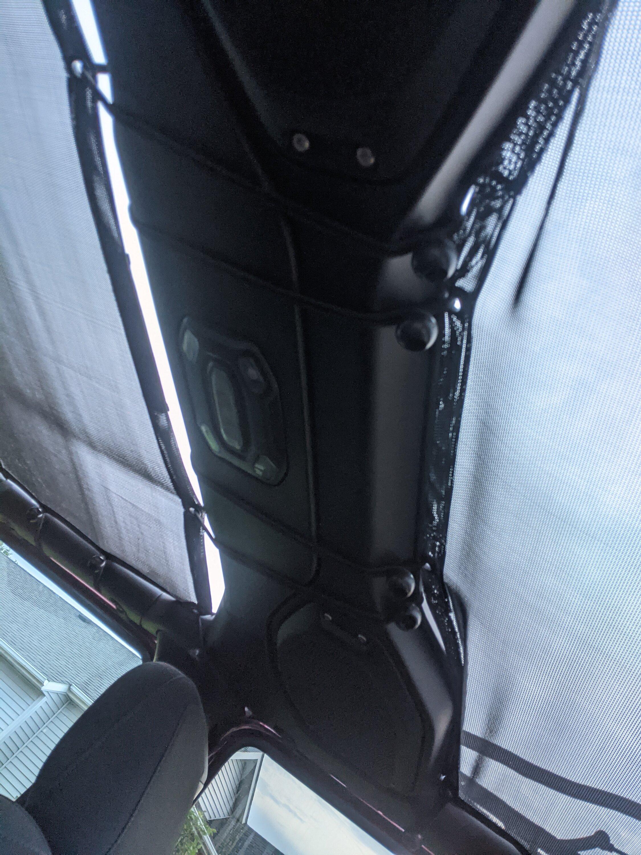 Jeep Gladiator Alien sunshade  .....  is mine messed up? PXL_20220717_013840321