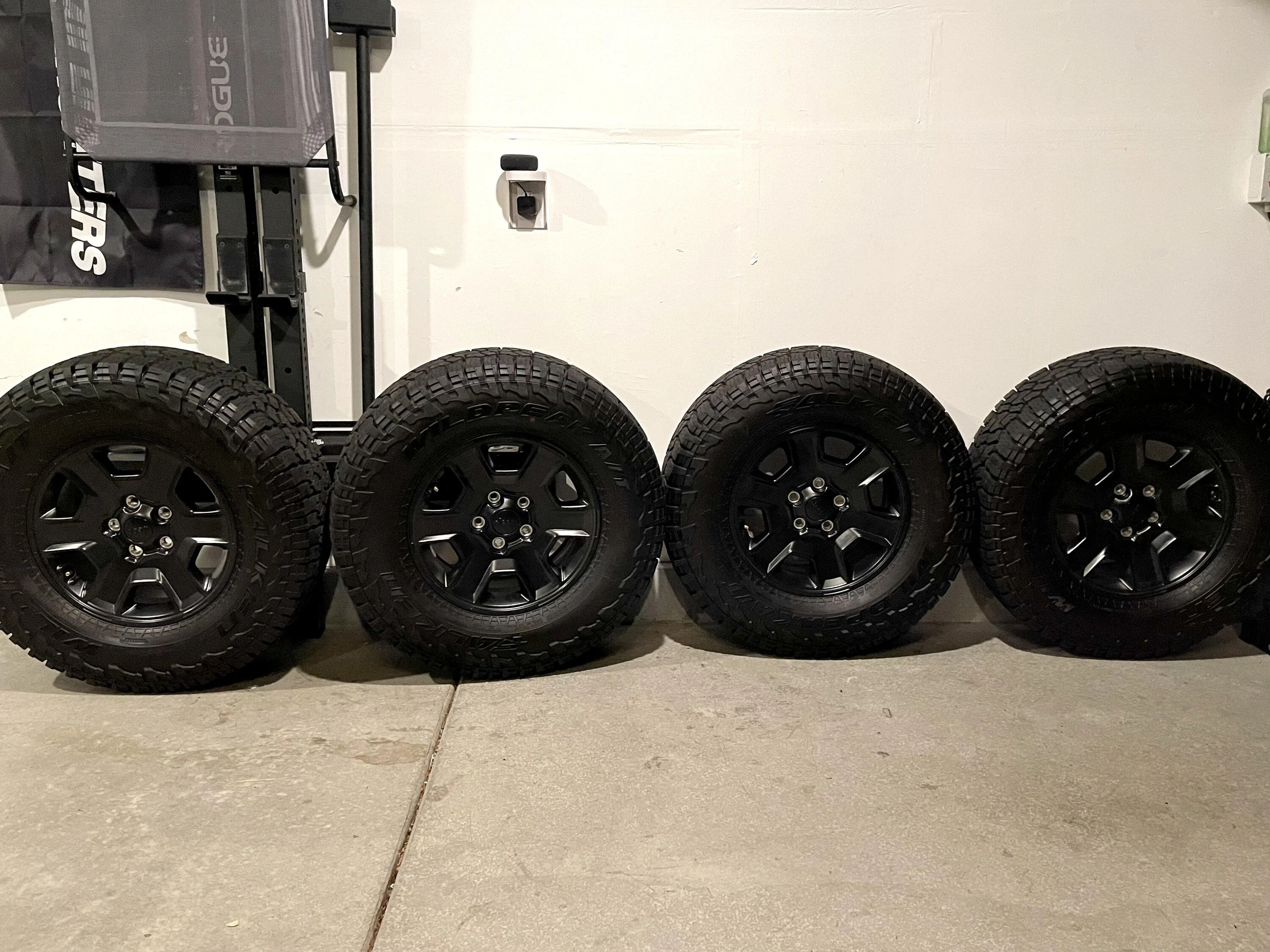 Jeep Gladiator 2022 Mojave Wheels + Falken Wildpeak! x 4 IMG_5669