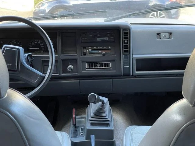 Jeep Gladiator 1988 XJ Manual Trans messages_0 (1)