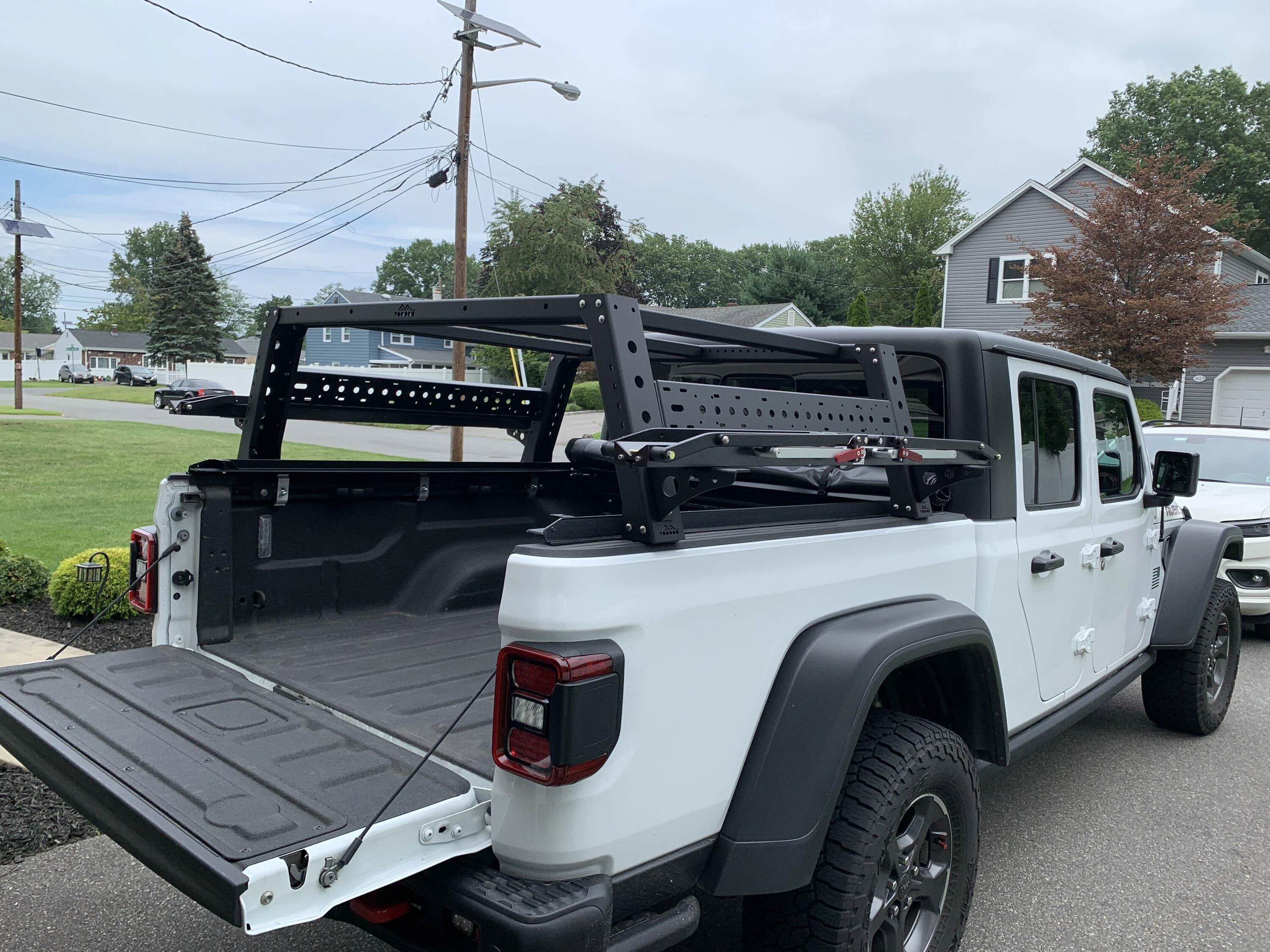 Jeep Gladiator How’s this look for carrying bikes and kayaks? 20210808_165552929_iOS