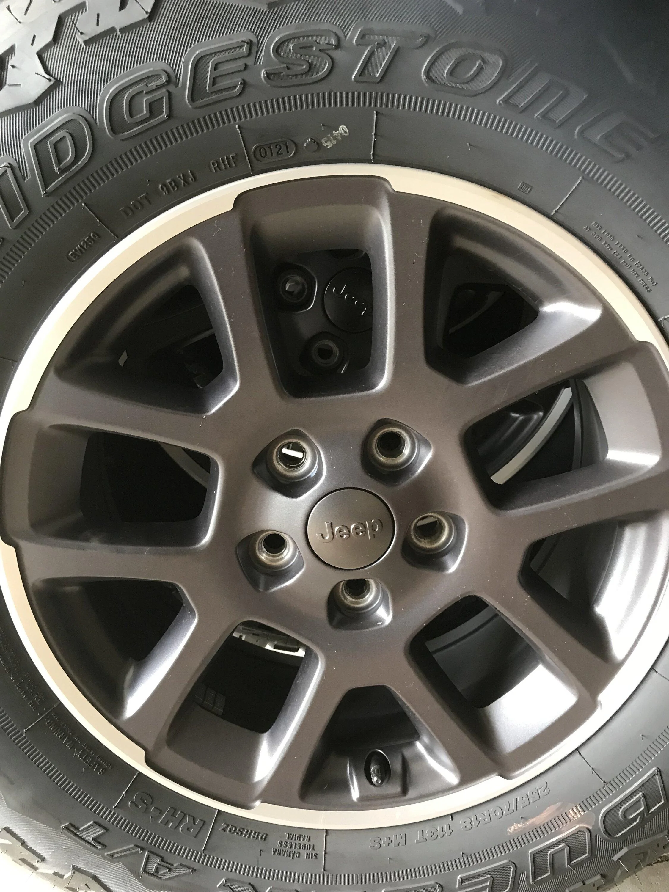 Jeep Gladiator 5 Bridgestone Dueler 255/70R18 tires on Gladiator wheels. 800$ CB91C5CC-7343-435F-A4DE-058F91A09C46