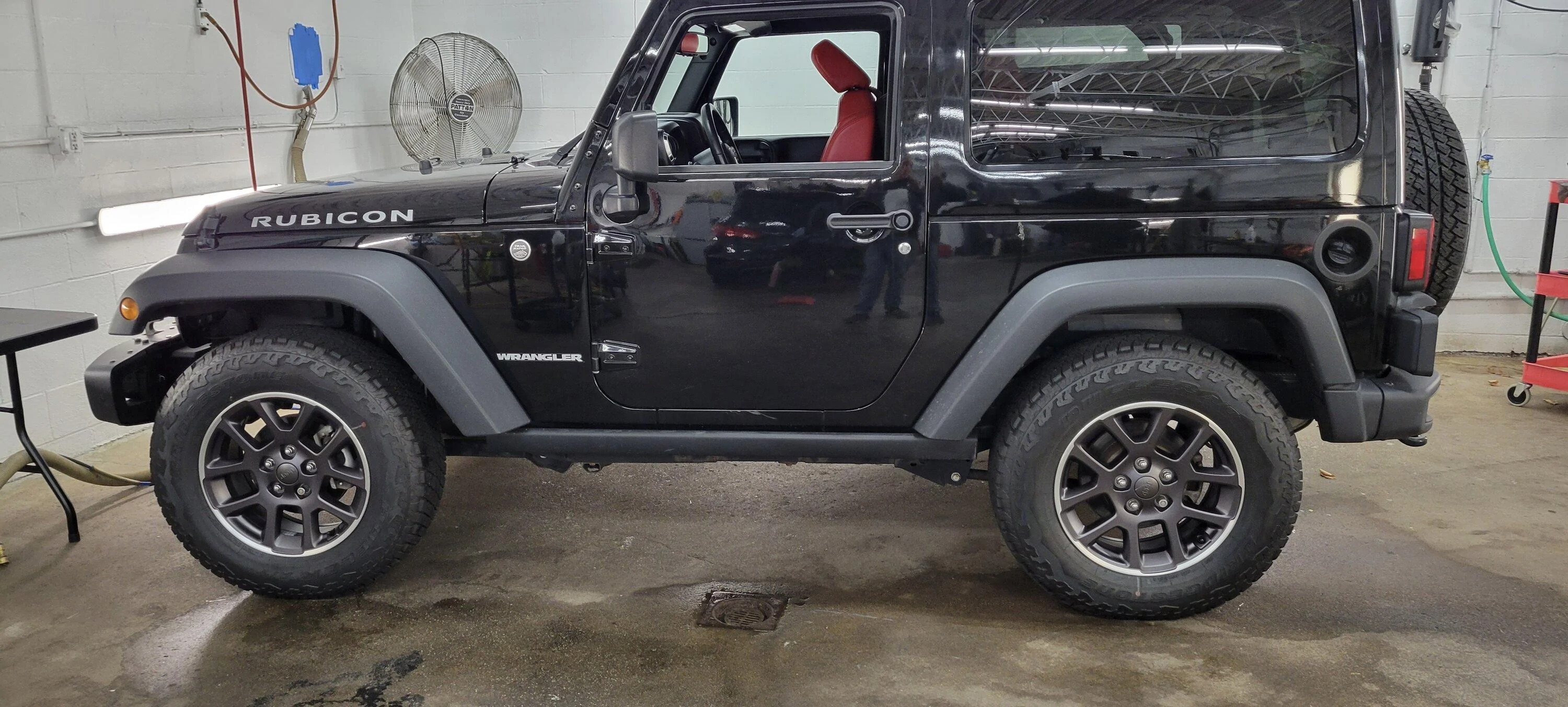 Jeep Gladiator 5 Bridgestone Dueler 255/70R18 tires on Gladiator wheels. 800$ C2705C26-59FD-42E6-A4AE-113DB8D4600D