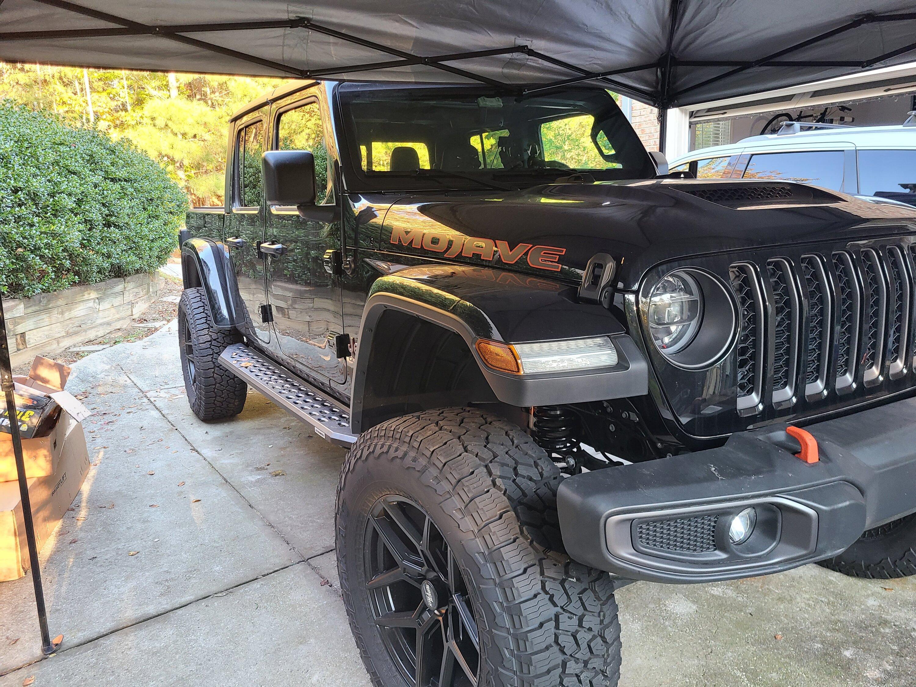 Jeep Gladiator Desert Bomber, Rock crawler, Highway jaunter 20211031_174003