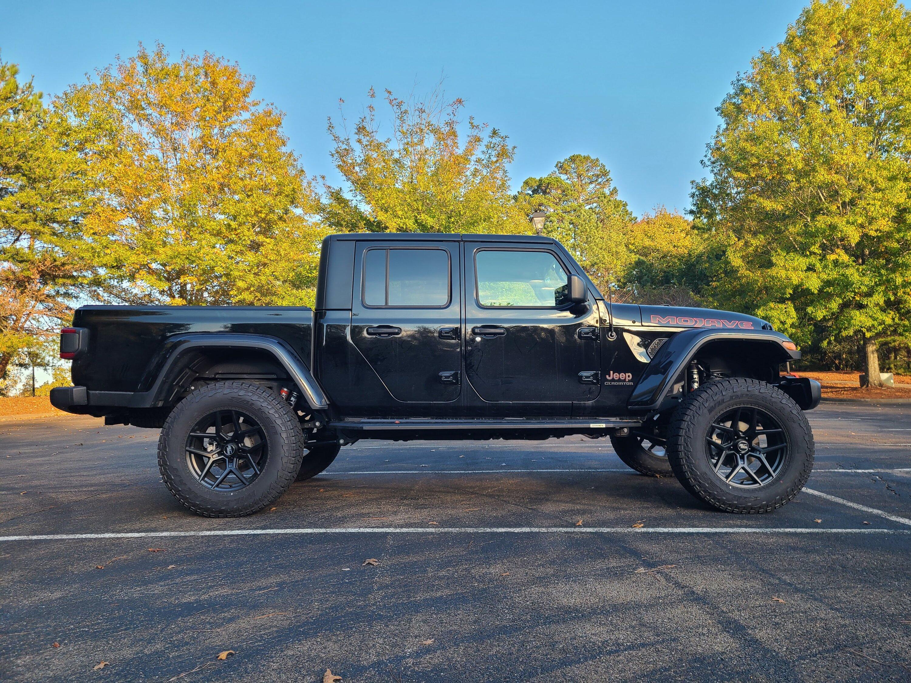 Jeep Gladiator Desert Bomber, Rock crawler, Highway jaunter 20211031_174851