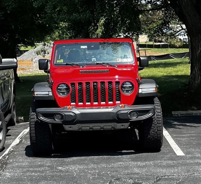 Jeep Gladiator Set of five Kenda Klever AT2 315/70R17 on Quadratec Recon Wheels w/ TPMS IMG_1124 Medium