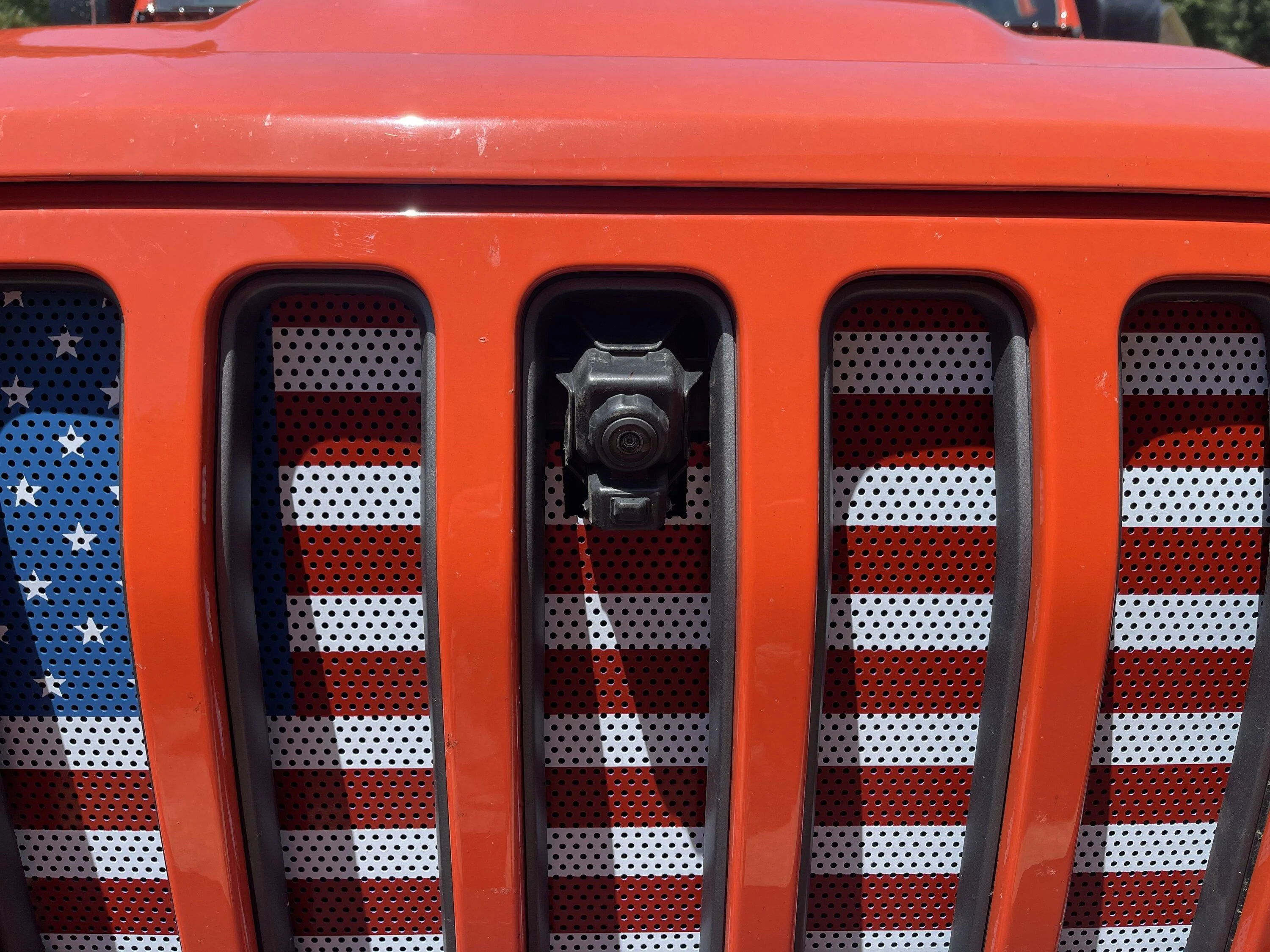 Jeep Gladiator Grille insert with trail cam 6733201D-F73E-4271-9DEA-2CAF78A939DC