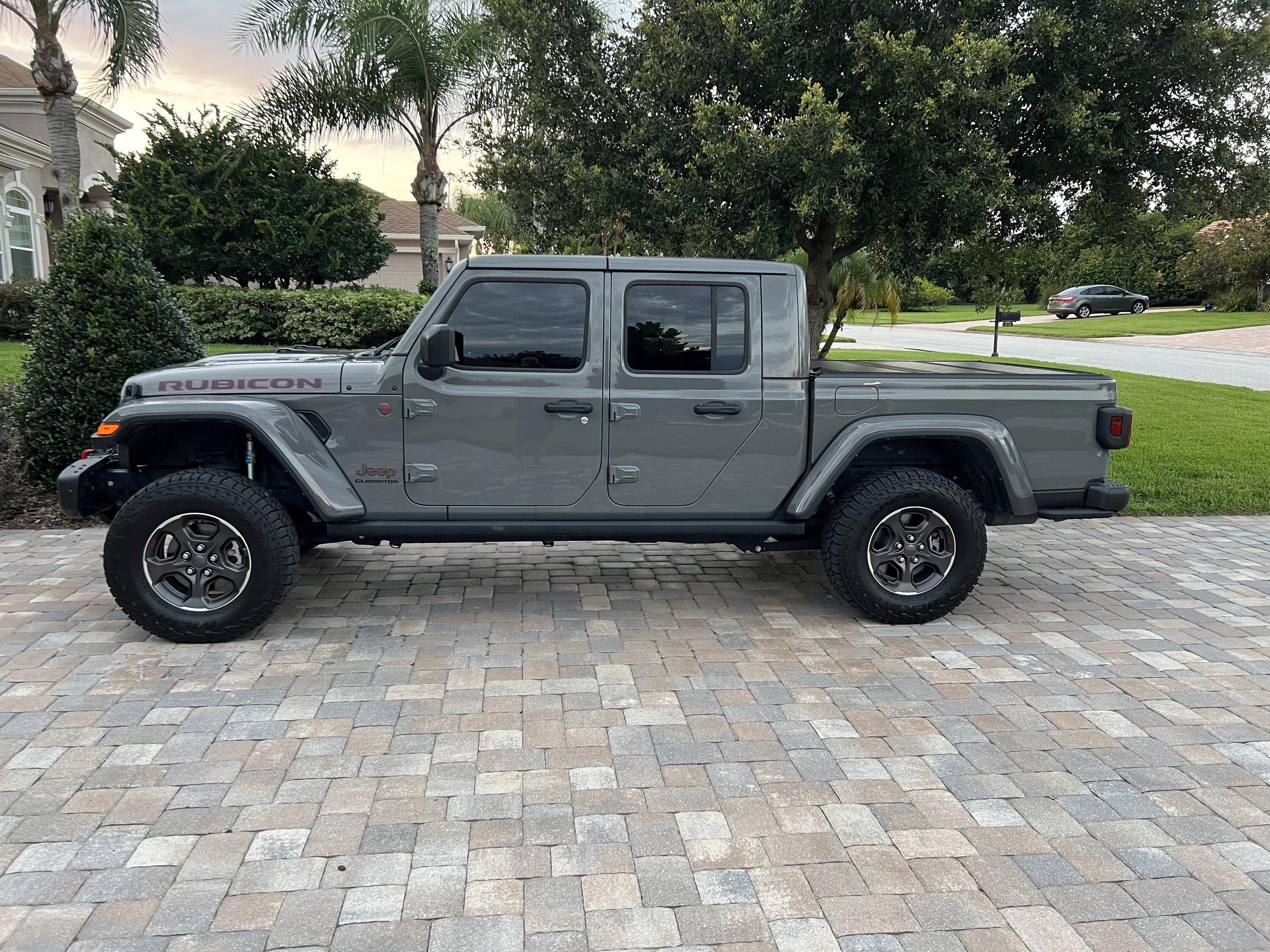 Jeep Gladiator Clayton 1.5 level kit installed JTR C8540E8E-0244-46F0-A1DC-0E33AB1270FC