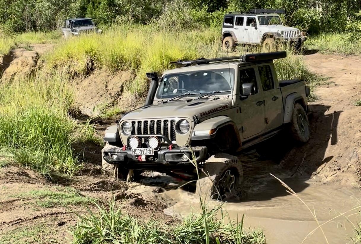 Jeep Gladiator Flexed/flexing- show off ? post your photo & info! 98918397-EEBF-407F-B105-DB8C47FFAF1D