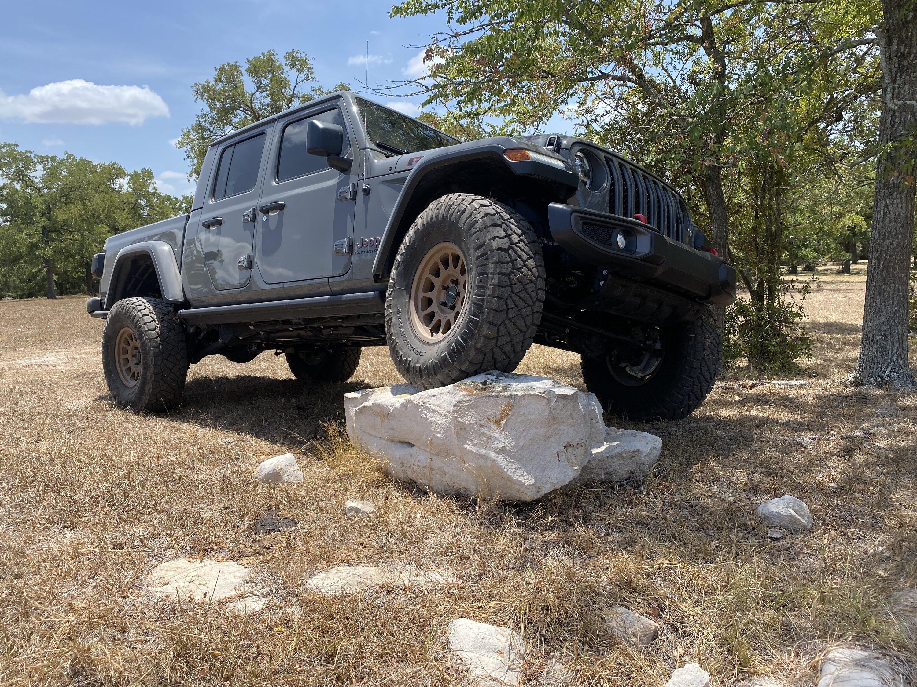 Jeep Gladiator Flexed/flexing- show off ? post your photo & info! 29B96776-5C35-4B36-96FA-F93A8704FF08