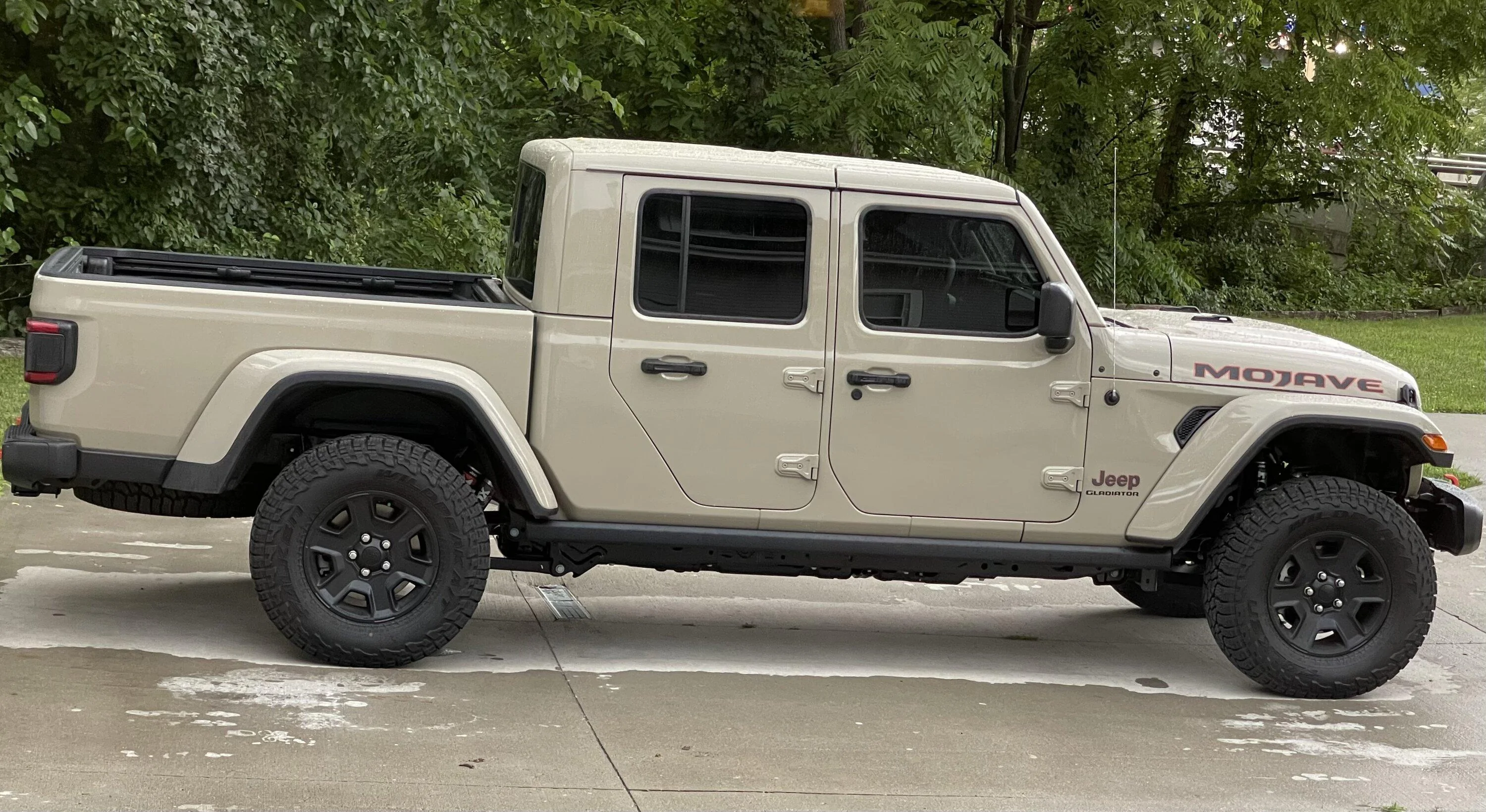 Jeep Gladiator GOBI Gladiator JT Club 2B75CCF7-2E76-4927-89D1-EB9E896F5135