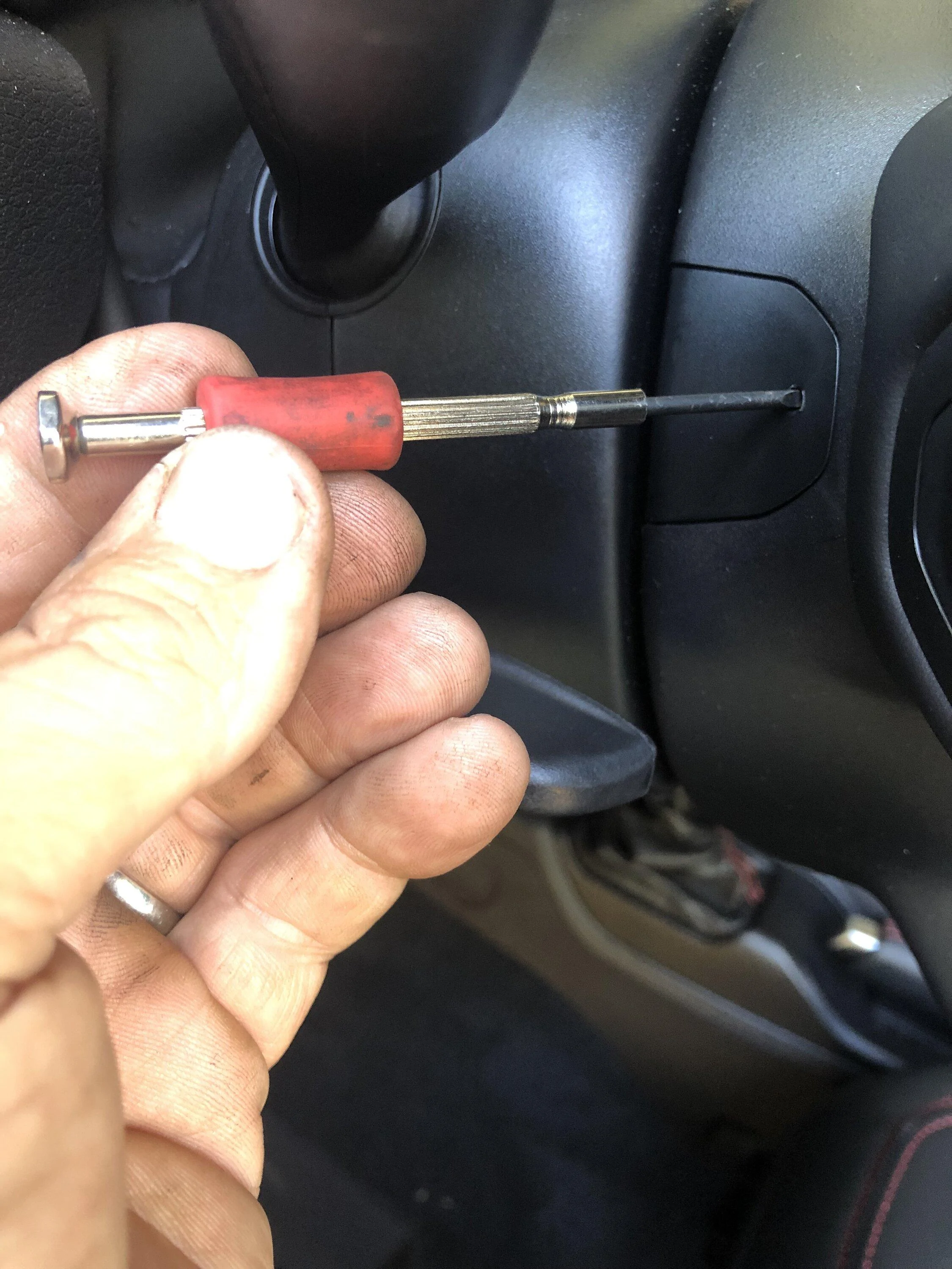 Jeep Gladiator Interior Rattle help DF041128-3B29-40B9-AF38-9529802E676E