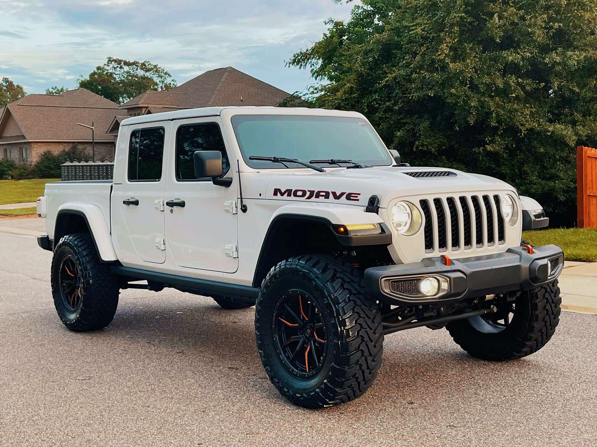 Jeep Gladiator Lets see all those Gladiators with lifts and bigger tires! Snapchat-677996091