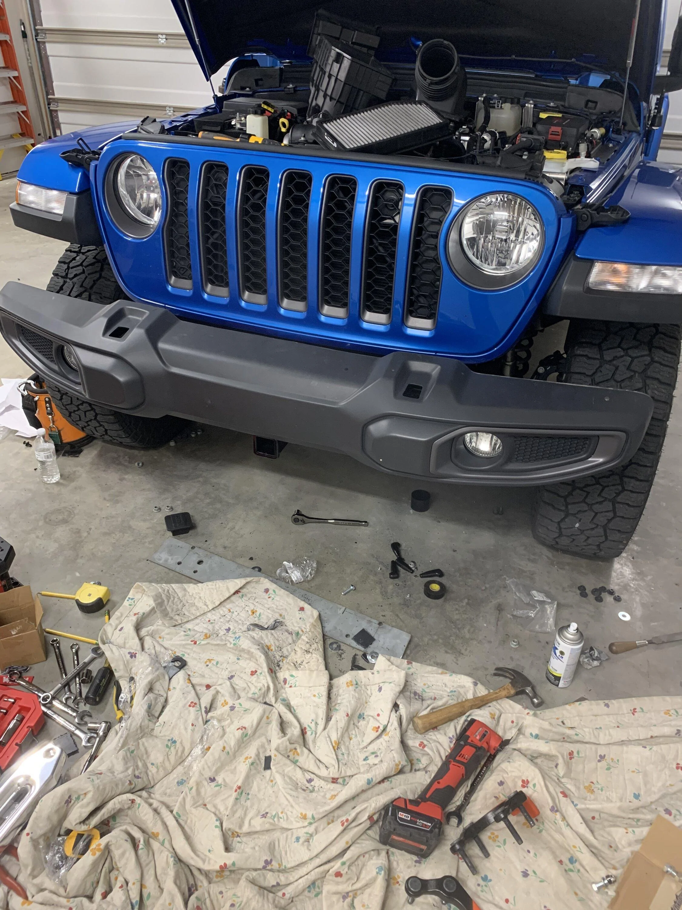 Jeep Gladiator Install 9000 lb. Warn winch on Mojave  plastic bumper, record time and zero sag! 62F5694F-C34E-405E-A9CE-77758A91F2A2
