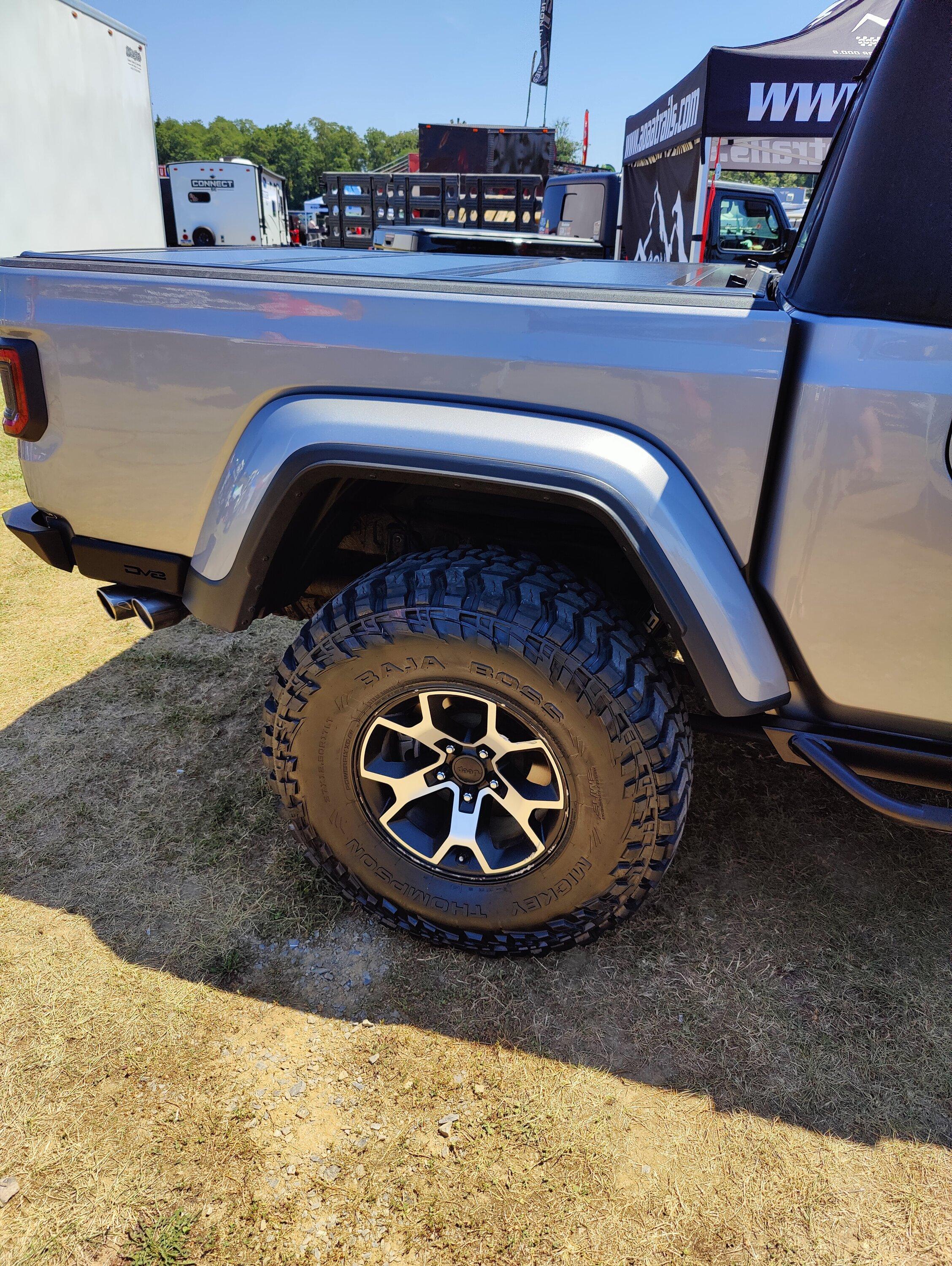 Jeep Gladiator Different inner fender liner? IMG20220723120736