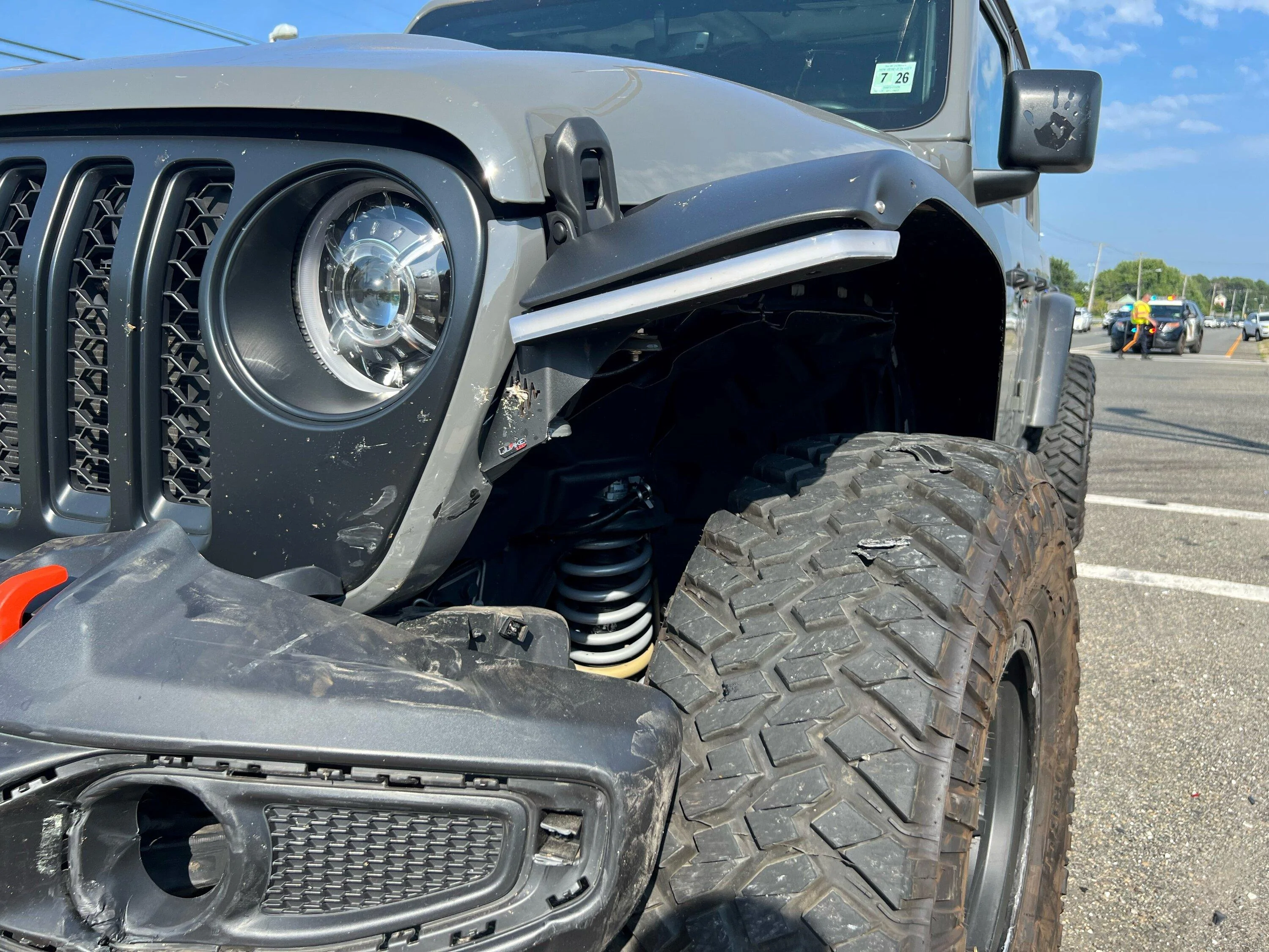 jeepcrash2.jpg