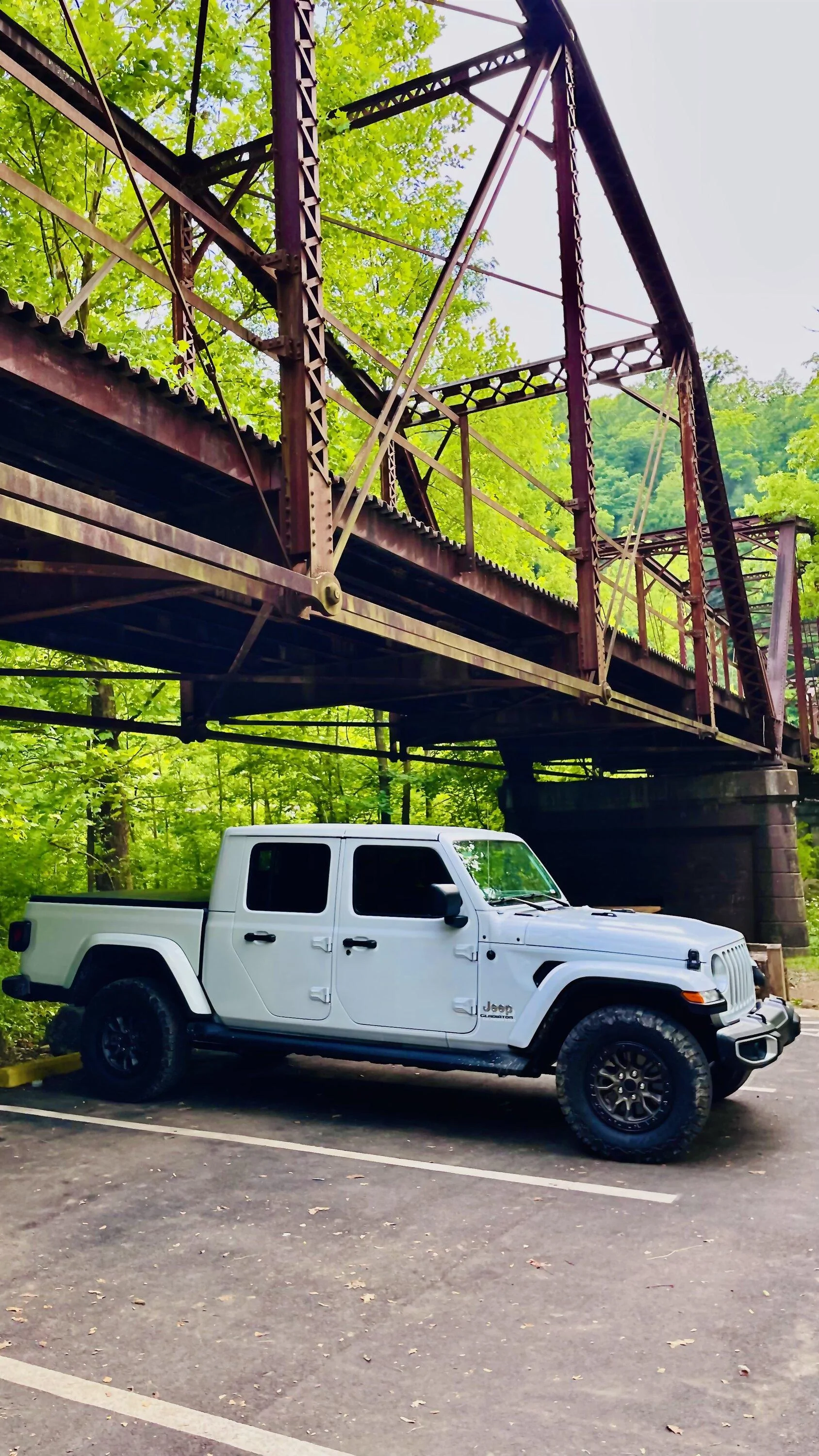 Jeep Gladiator BRIGHT WHITE Gladiator JT Club 2A9B95FD-76B3-416D-99B6-C5B5FB8E0D02
