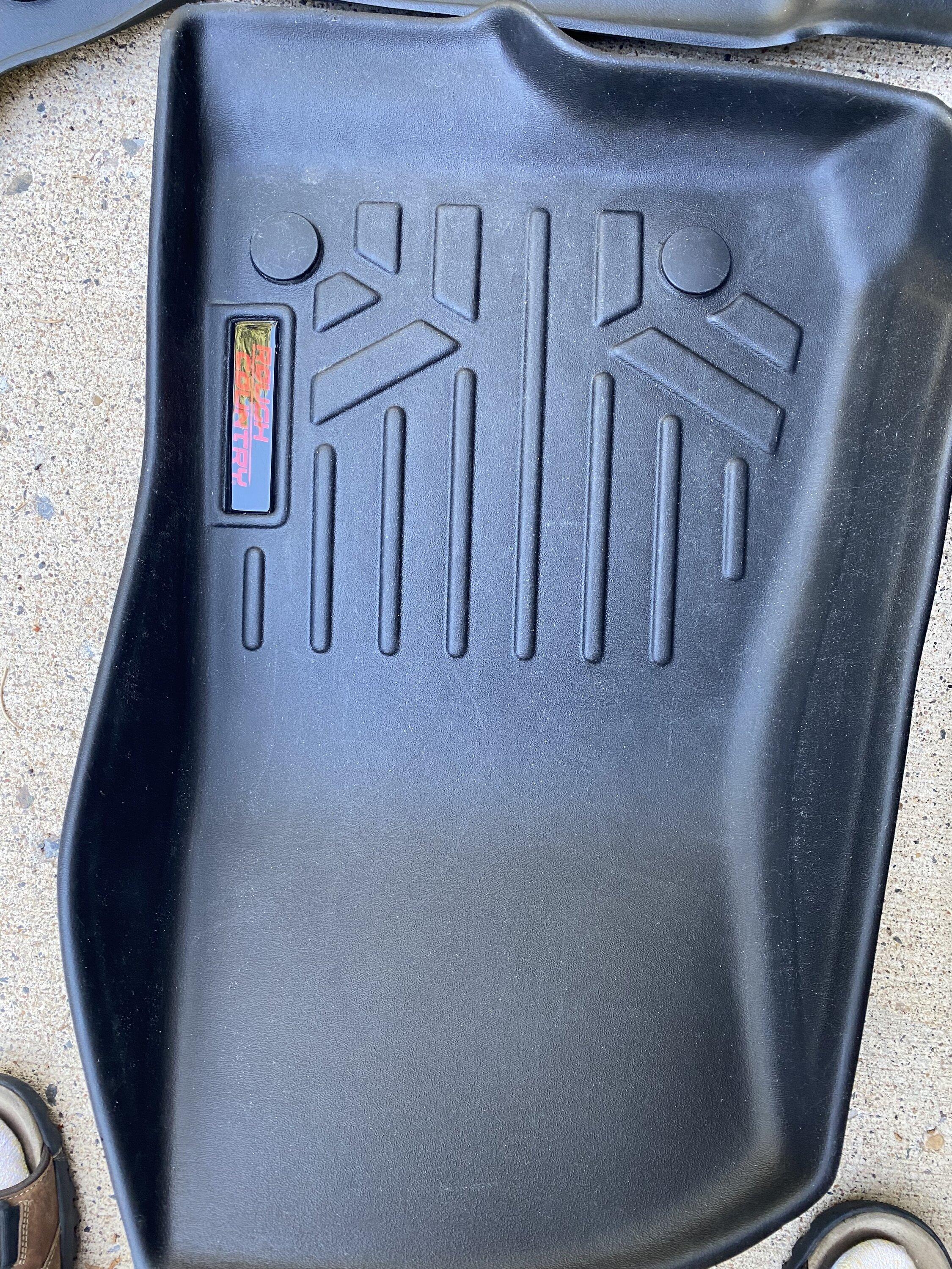 Jeep Gladiator Rough Country Weather Resistant floor mats for Jeep JT Gladiator Rough Country Mat 3