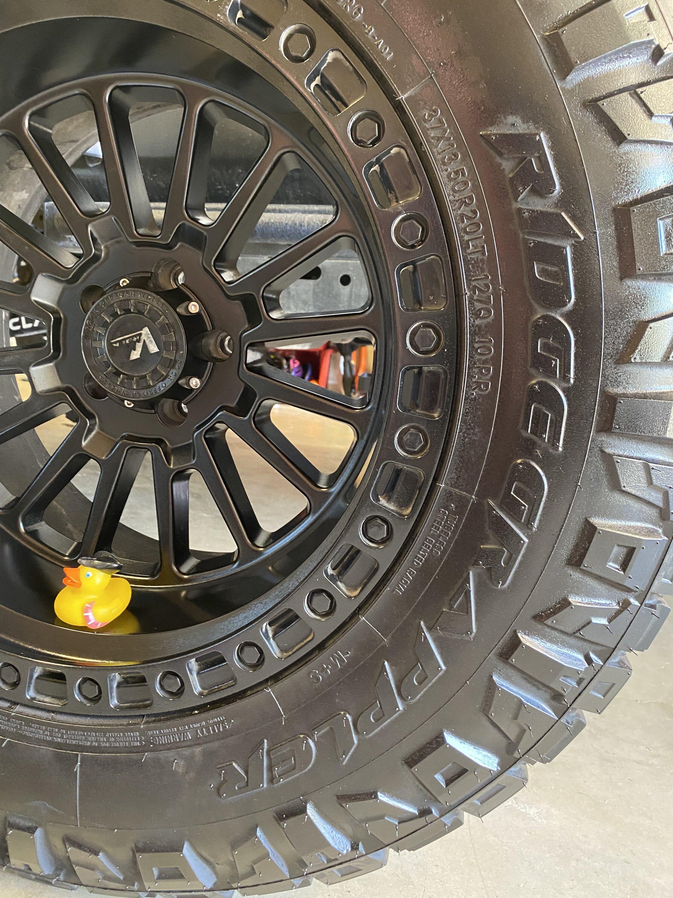 Jeep Gladiator Price Drop. 37x13.50R20 Nitto Ridge Grapplers on V-Rock Strike wheels B86A3D3E-C6C8-4901-A609-D7E58B9A4163