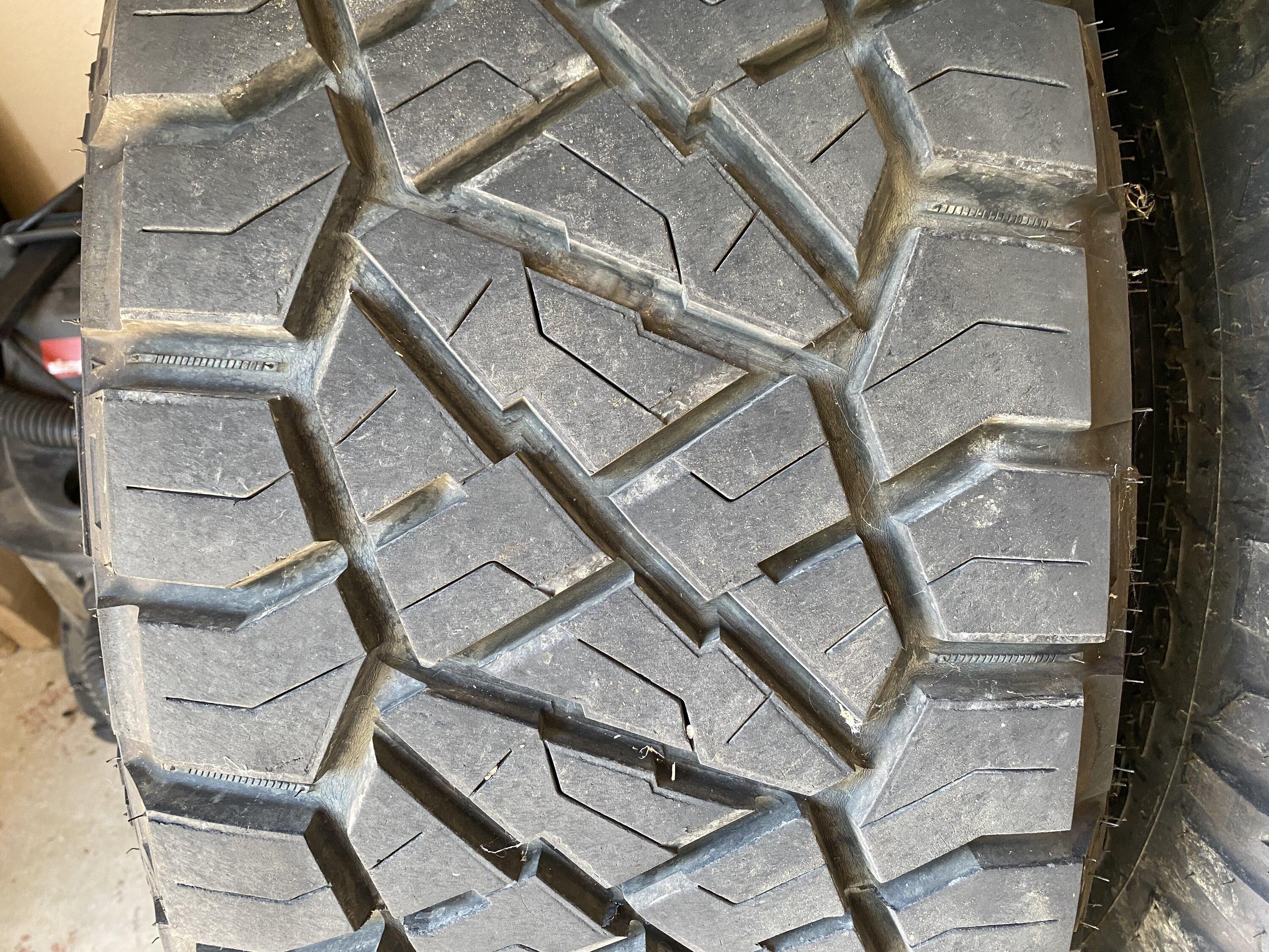 Jeep Gladiator Price Drop. 37x13.50R20 Nitto Ridge Grapplers on V-Rock Strike wheels 182CCFE3-A722-4196-B05A-0C28CF7417BE