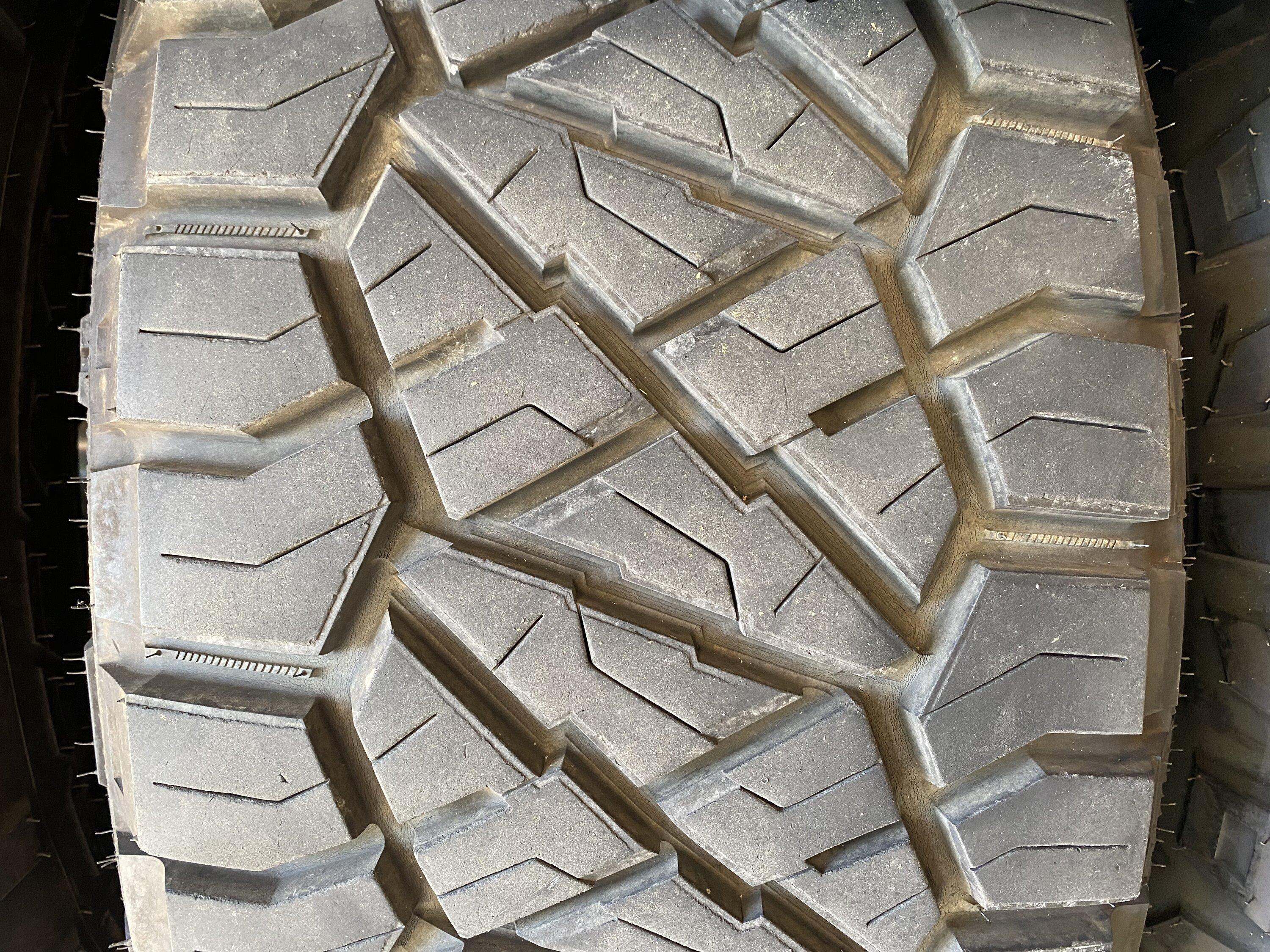 Jeep Gladiator Price Drop. 37x13.50R20 Nitto Ridge Grapplers on V-Rock Strike wheels 0557FC8F-2B91-409F-B0A5-4993EBBFBC97