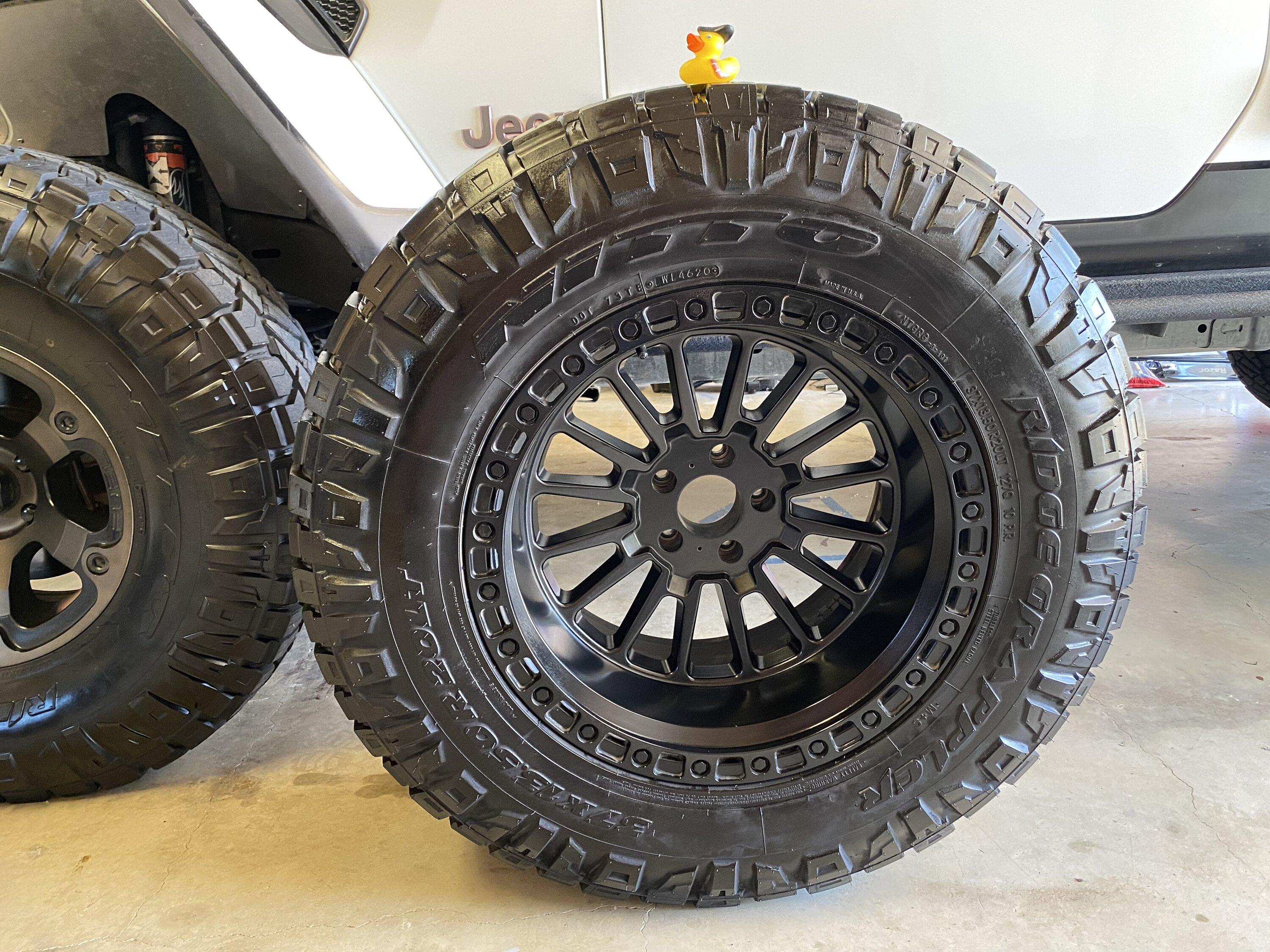 Jeep Gladiator Price Drop. 37x13.50R20 Nitto Ridge Grapplers on V-Rock Strike wheels 3A925042-B94A-40B8-A408-73D70ED2719A