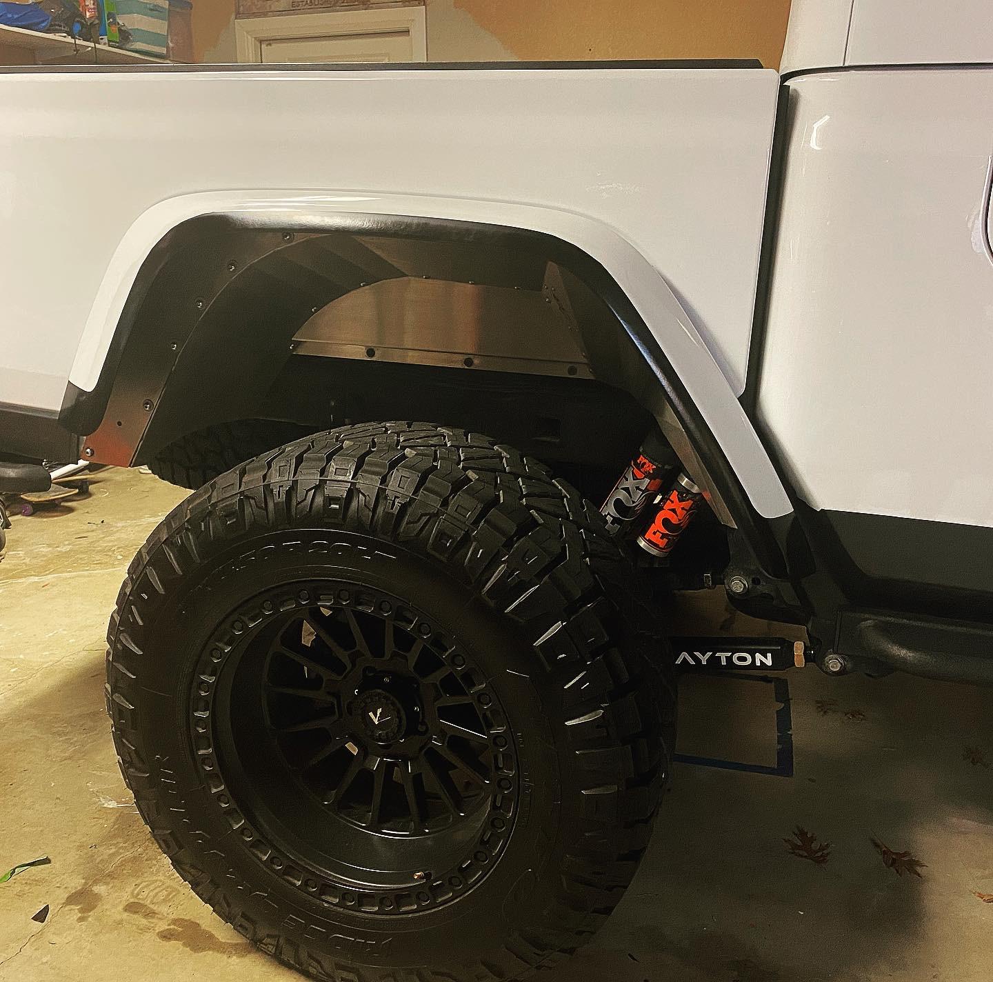 Jeep Gladiator Price Drop. 37x13.50R20 Nitto Ridge Grapplers on V-Rock Strike wheels 5FF752ED-85DD-4F57-95B3-397963BCED8D