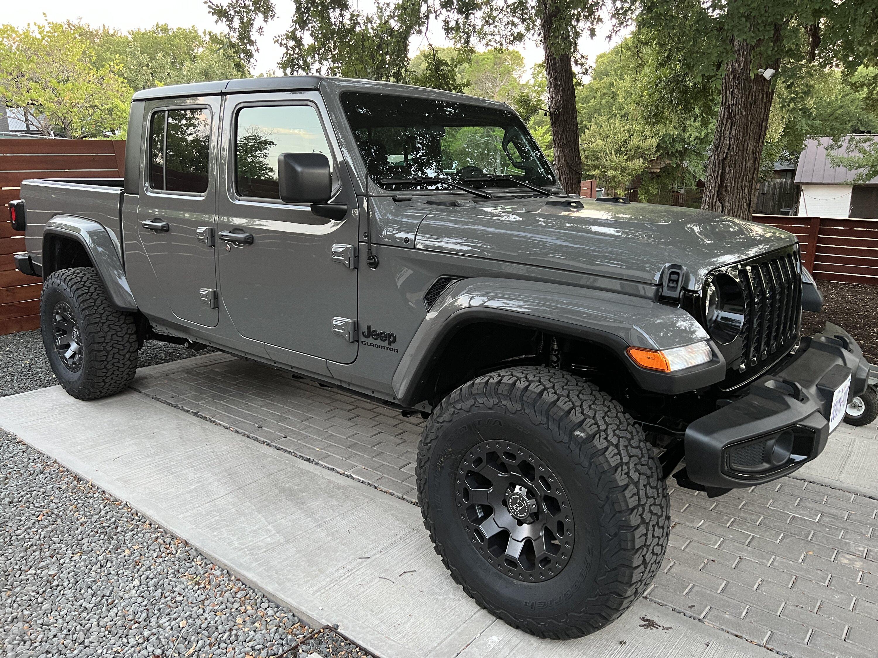 Jeep Gladiator GRANITE CRYSTAL JT Gladiator Club 9AE028C7-2D9B-4AC7-B38D-BC319E7C1ADB