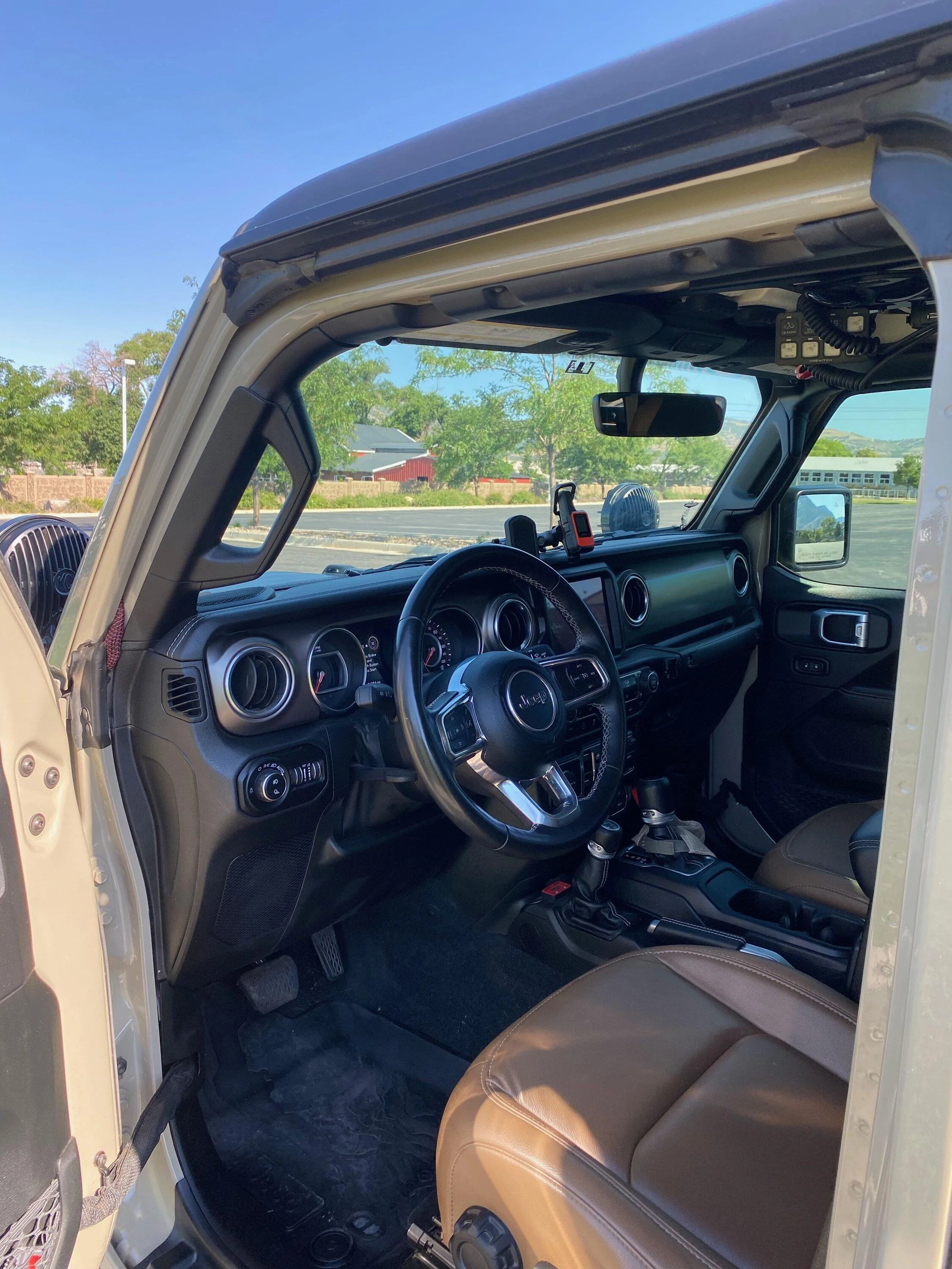 Jeep Gladiator 2020 Jeep Gladiator Rubicon, Gobi w/37s Loaded IMG_0297