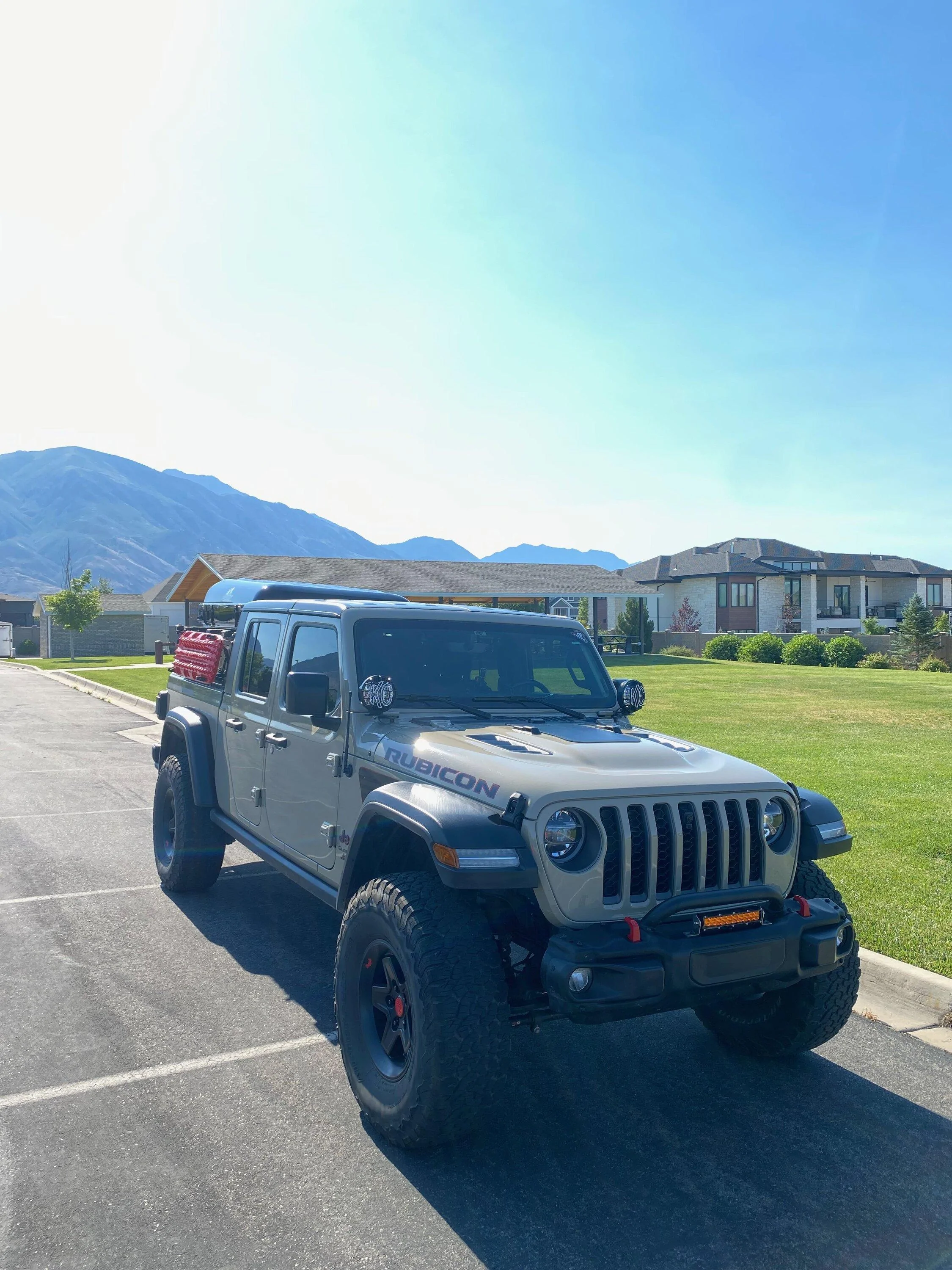 Jeep Gladiator 2020 Jeep Gladiator Rubicon, Gobi w/37s Loaded IMG_0285
