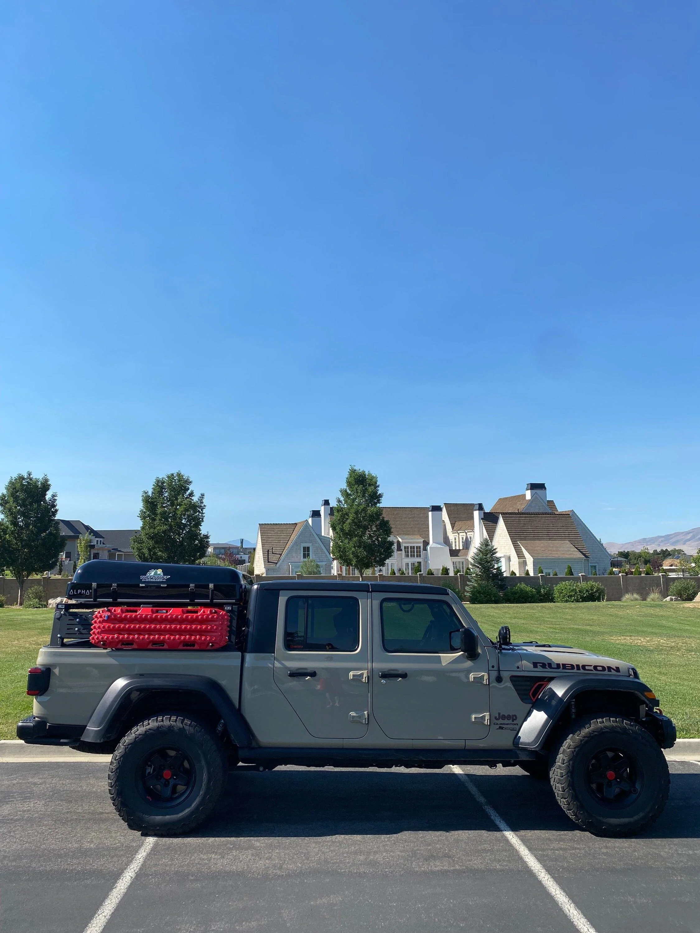 Jeep Gladiator 2020 Jeep Gladiator Rubicon, Gobi w/37s Loaded IMG_0284