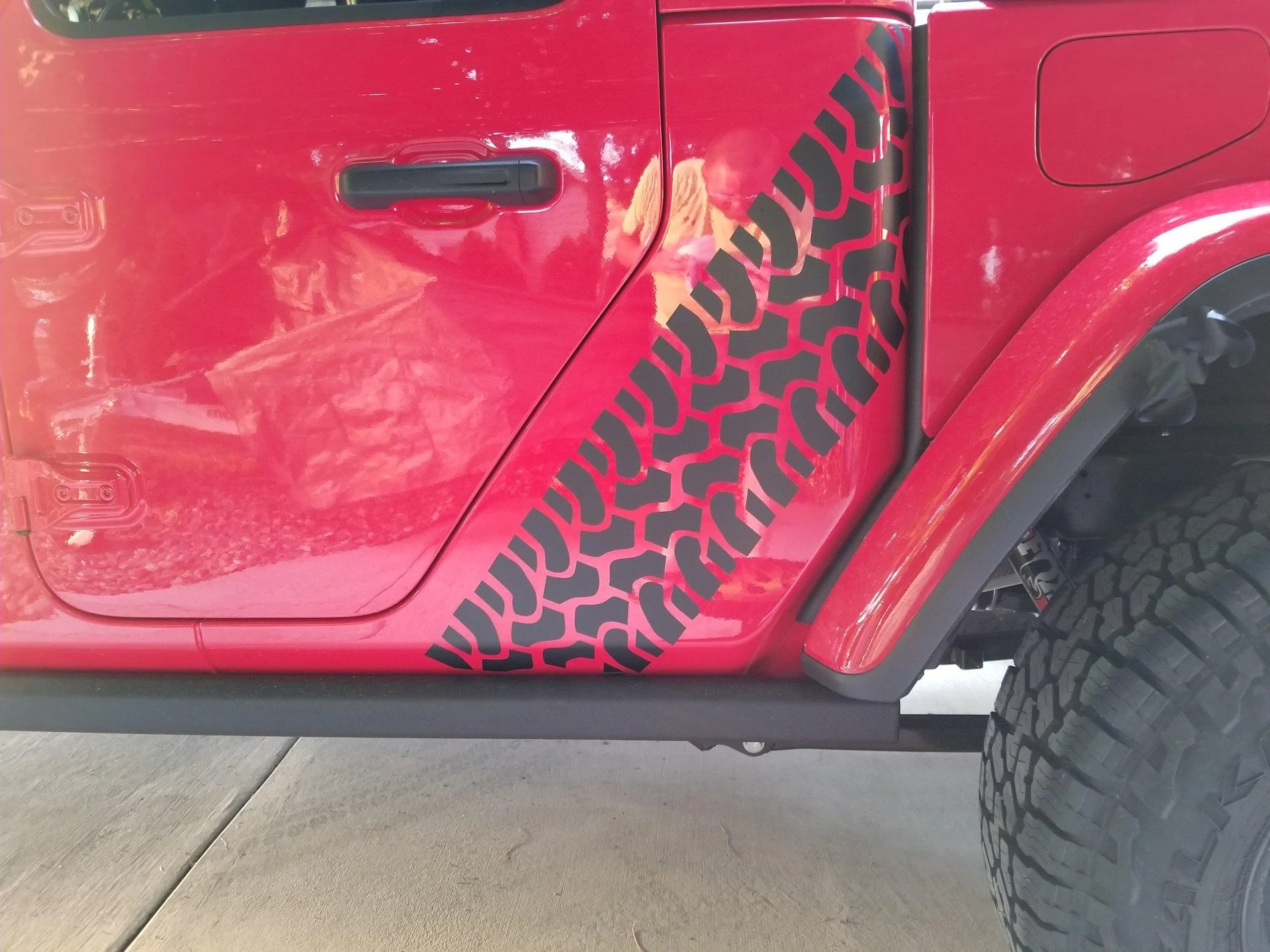 Jeep Gladiator "JEEP" tailgate badge mods? 20190804_202446