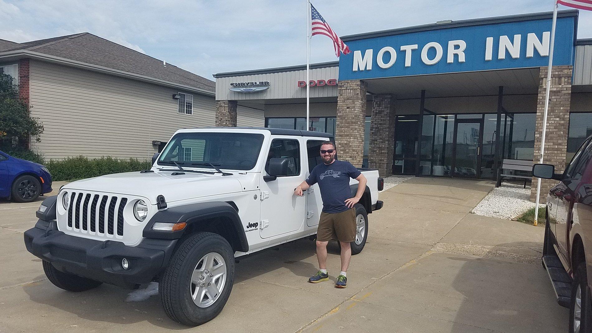 Jeep Gladiator Below Invoice Discussion @ Motor Inn of Spirit Lake 20190805_110020