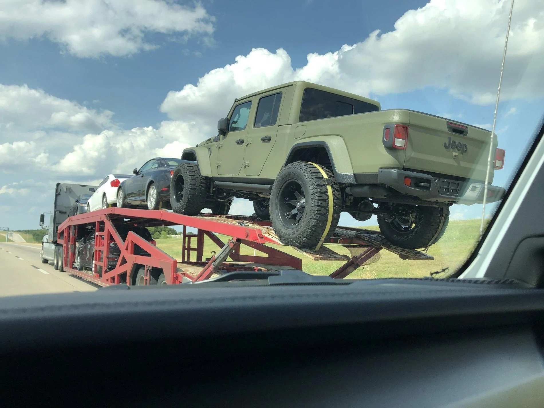 Jeep Gladiator Custom Green JT D1B25010-9709-489C-B670-D94C4DA66E72