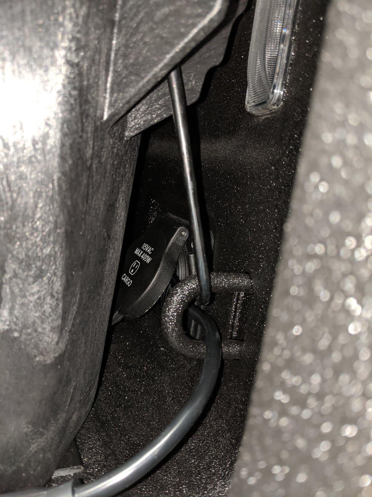 Jeep Gladiator DECKED detail video IMG_20190807_090807
