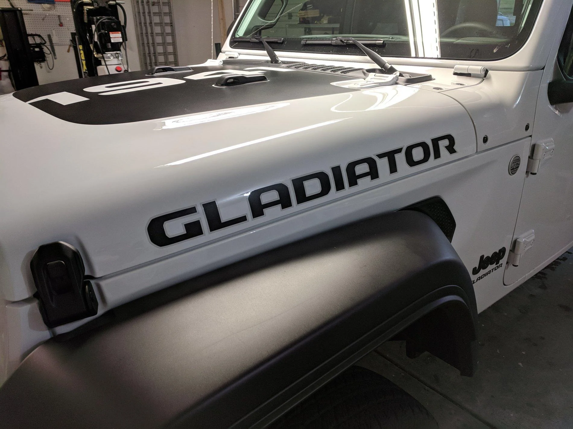 Jeep Gladiator "JEEP" tailgate badge mods? IMG_20190715_200932